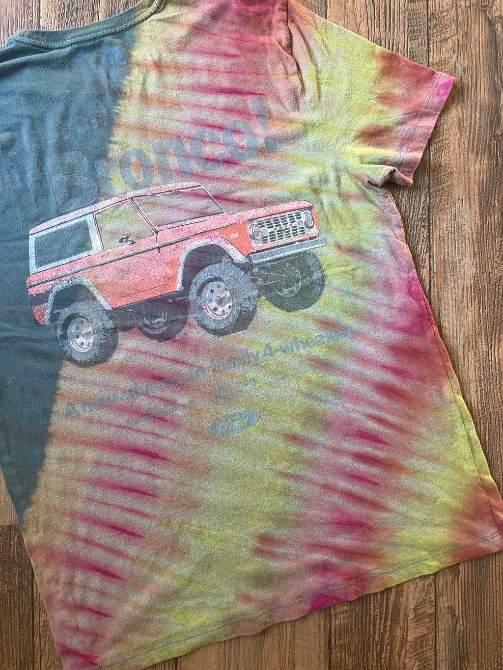 Ford Bronco Reverse Tie Dye Short Sleeve T-Shirt | Men's Medium