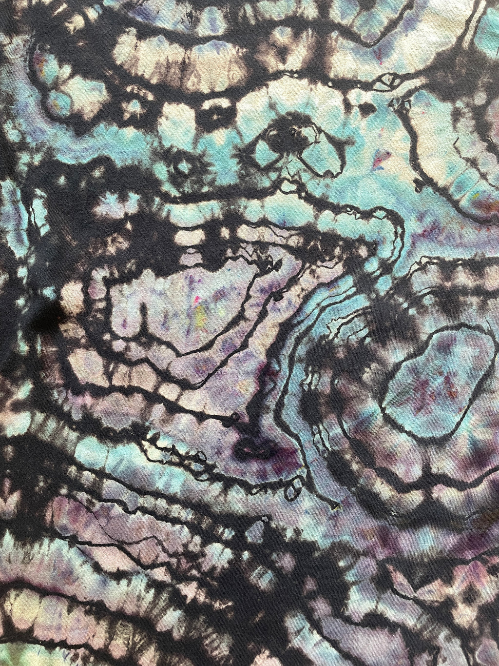 Midnight Wolf Black and Blue Geode Short Sleeve Reverse Tie Dye T-Shirt | Men's Medium