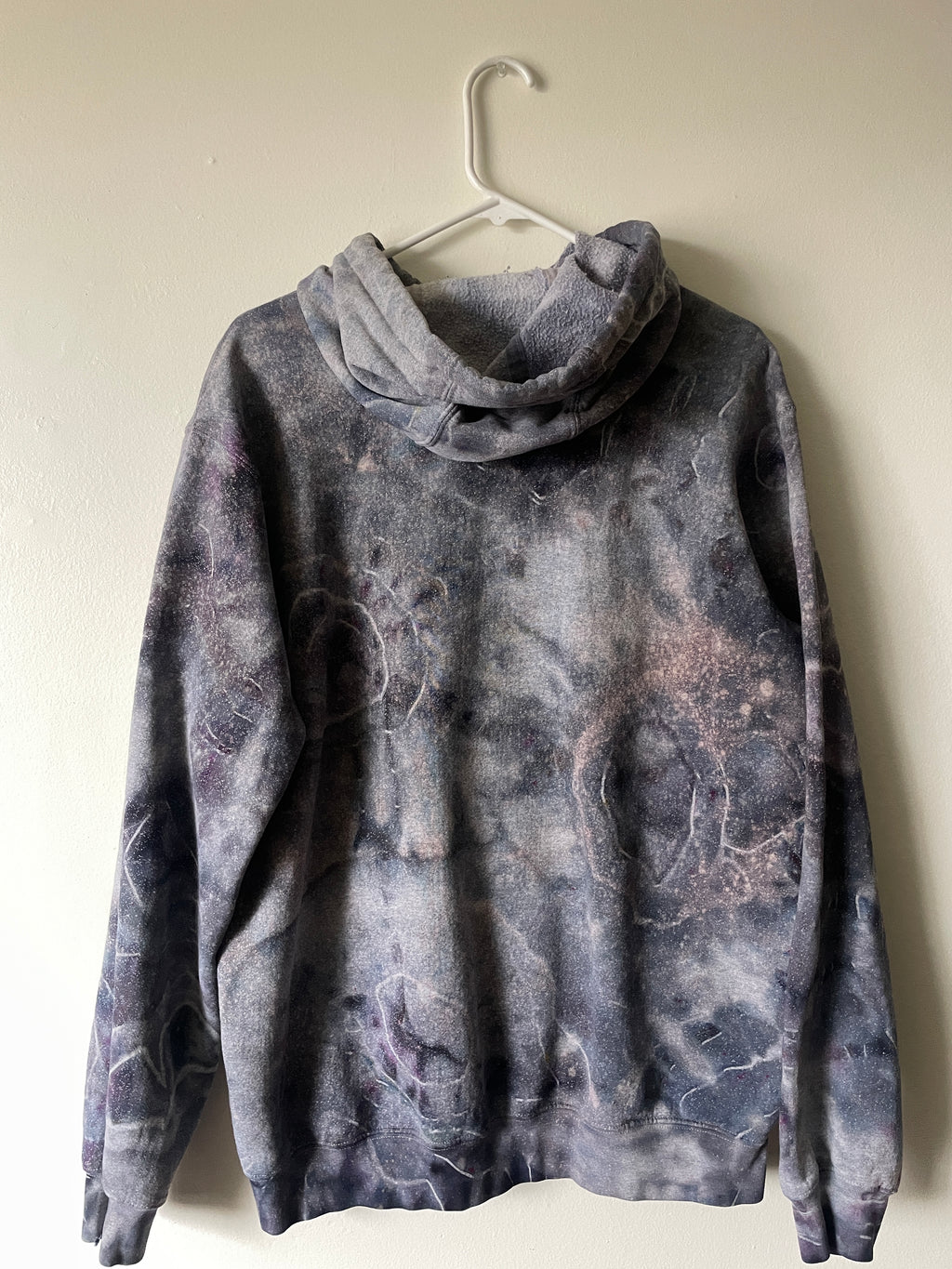 Medium Men's Carhartt Tie Dye Long Sleeve Hoodie | One-Of-a-Kind Upcycled Gray and Black Geode Sweatshirt