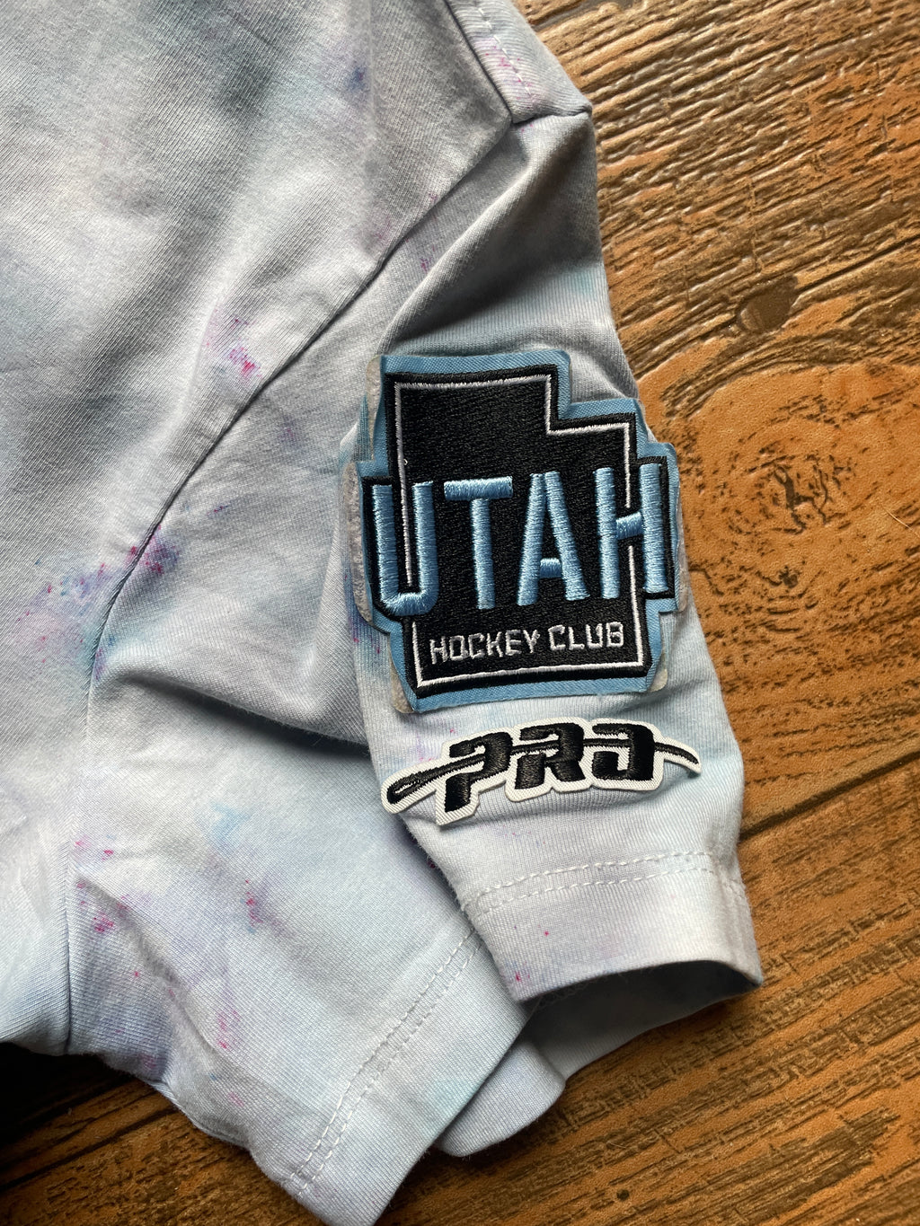 Utah Hockey Club Blue and Gray Ice Dye Short Sleeve Cropped T-Shirt | Women's Small