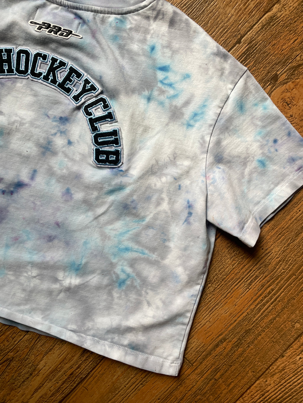 Utah Hockey Club Blue and Gray Ice Dye Short Sleeve Cropped T-Shirt | Women's Small