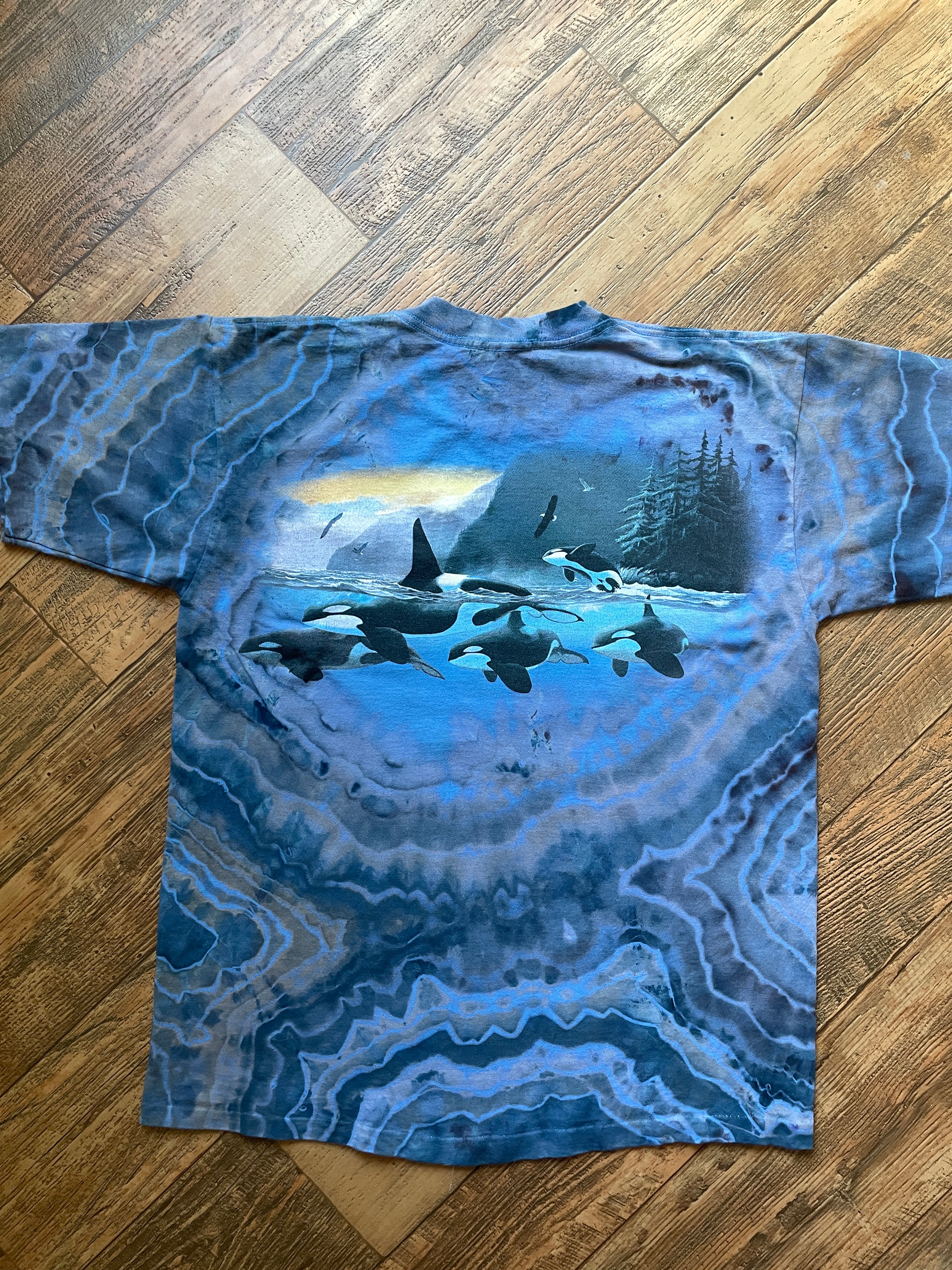 Blue and Gray Orca Whales Geode Short Sleeve Tie Dye T-Shirt | Men's Large