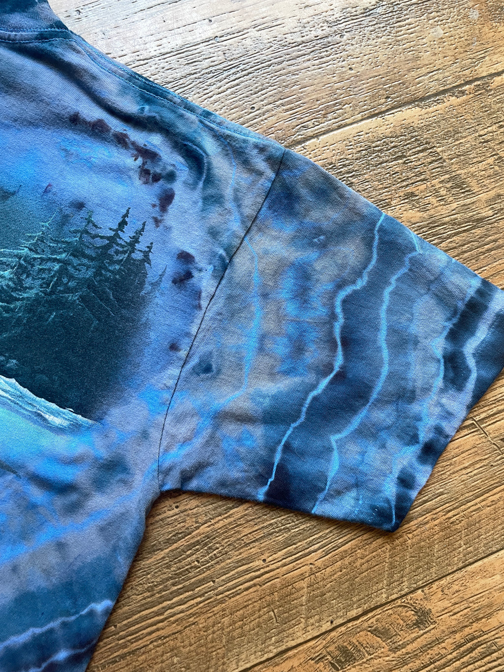 Blue and Gray Orca Whales Geode Short Sleeve Tie Dye T-Shirt | Men's Large