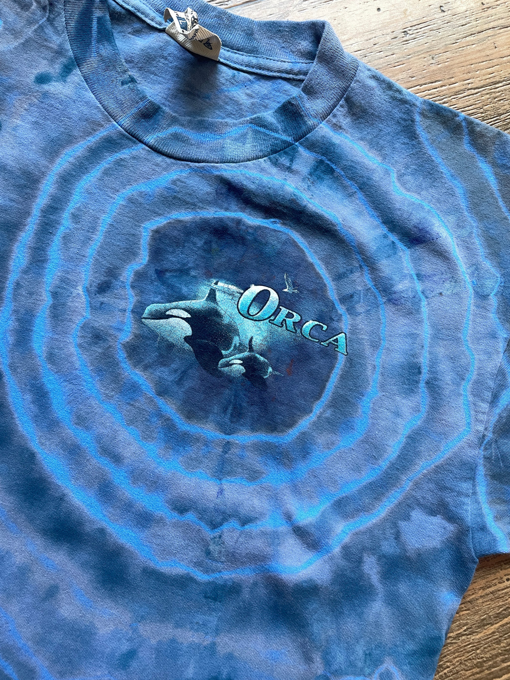 Blue and Gray Orca Whales Geode Short Sleeve Tie Dye T-Shirt | Men's Large