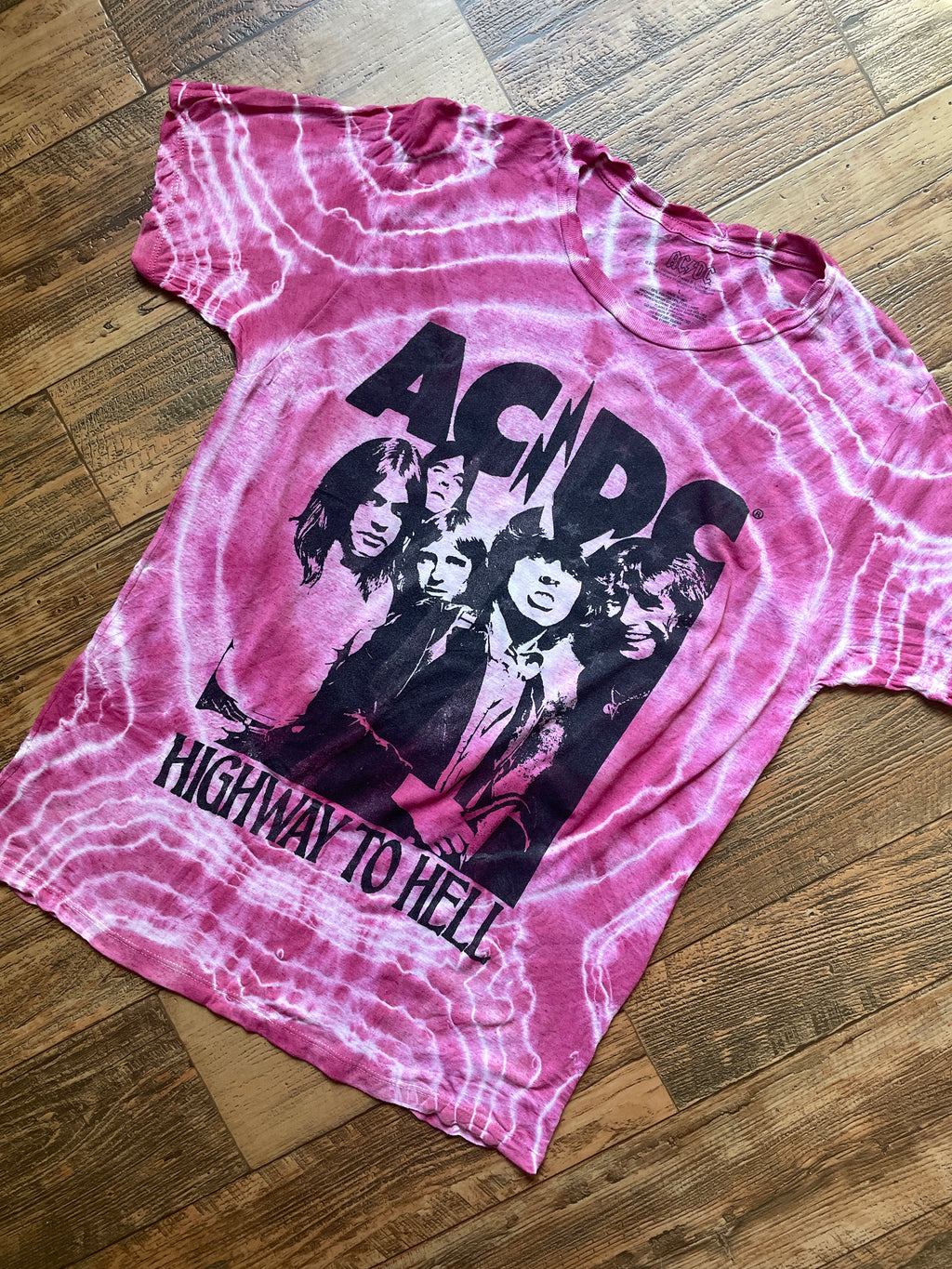AC/DC Highway to Hell Pink and White Geode Short Sleeve Tie Dye T-Shirt | Men's Large