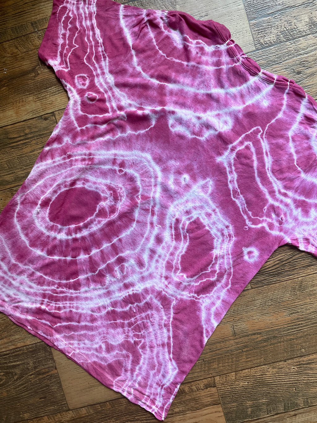 AC/DC Highway to Hell Pink and White Geode Short Sleeve Tie Dye T-Shirt | Men's Large