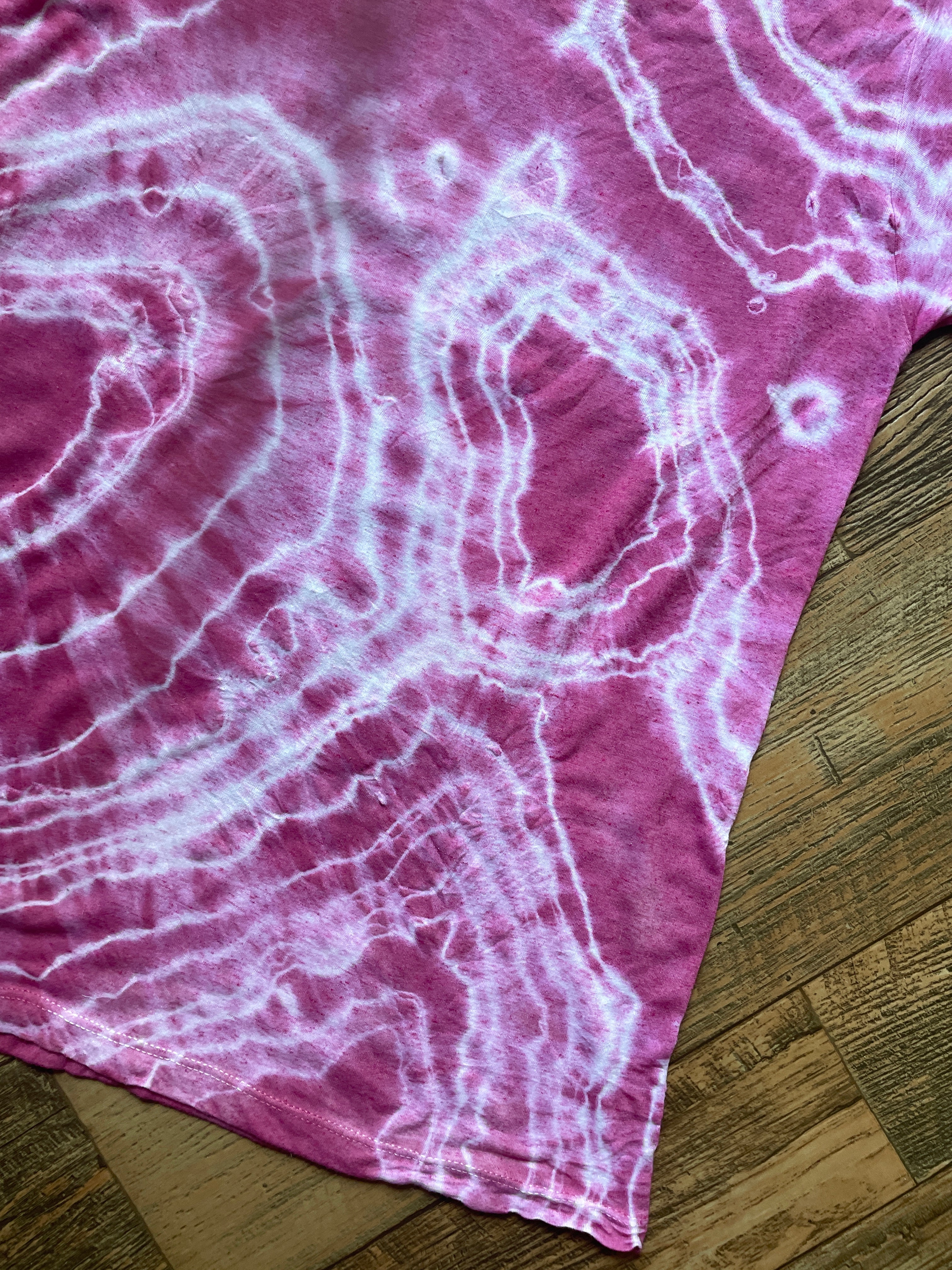 AC/DC Highway to Hell Pink and White Geode Short Sleeve Tie Dye T-Shirt | Men's Large