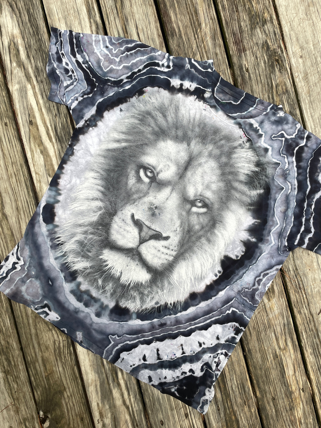 Black and Gray Lion Geode Short Sleeve Tie Dye T-Shirt | Men's 2XL