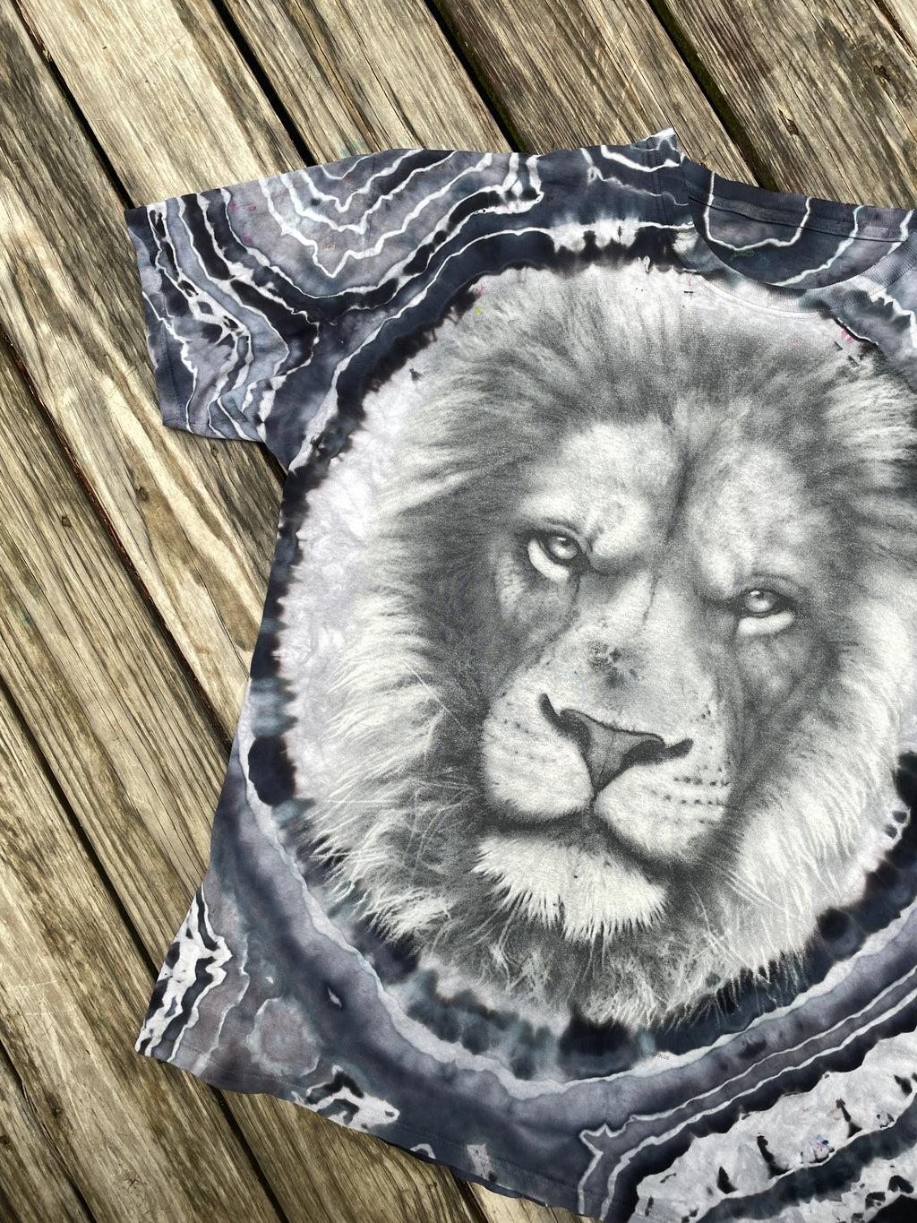 Black and Gray Lion Geode Short Sleeve Tie Dye T-Shirt | Men's 2XL