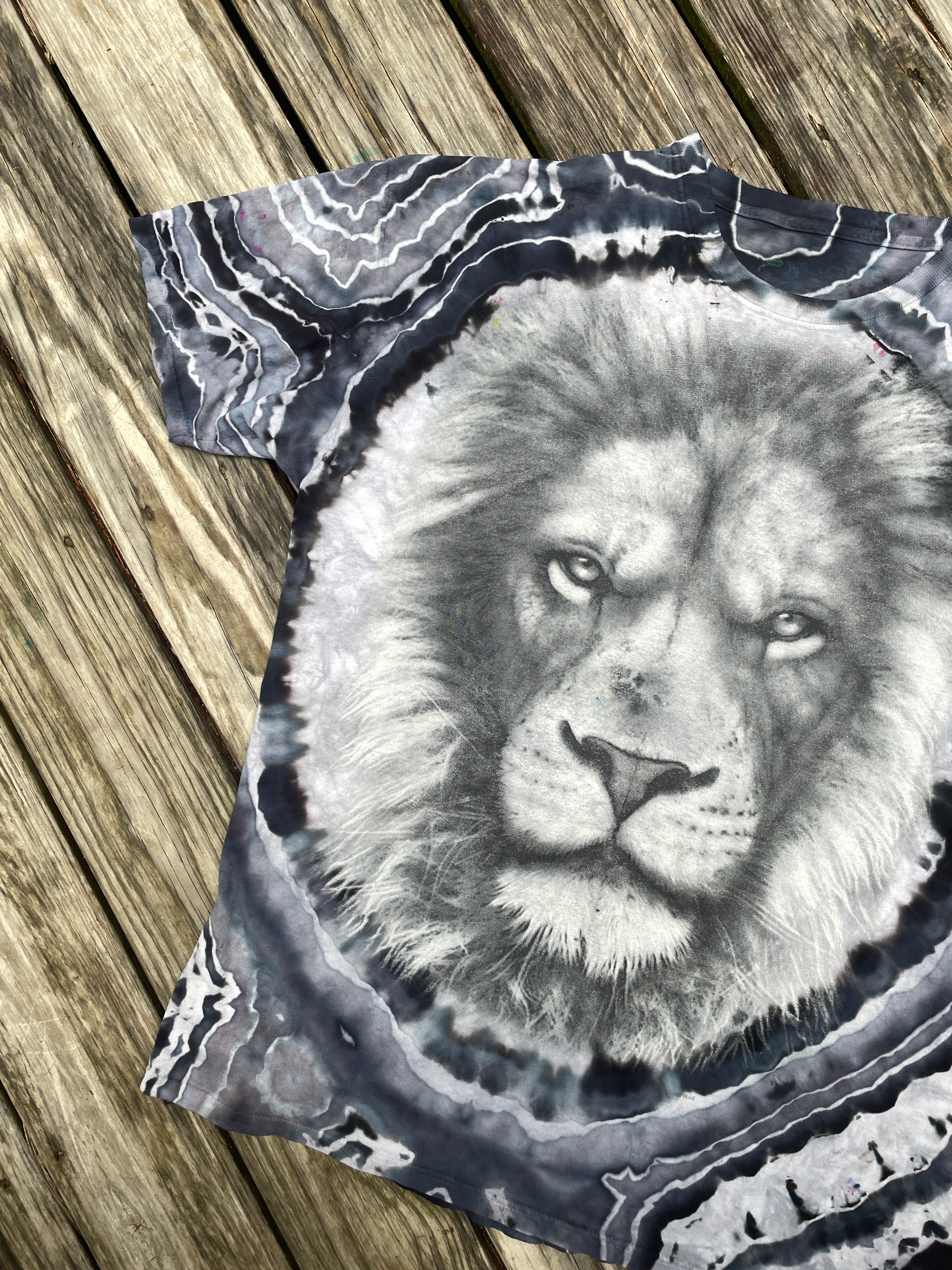 Black and Gray Lion Geode Short Sleeve Tie Dye T-Shirt | Men's 2XL