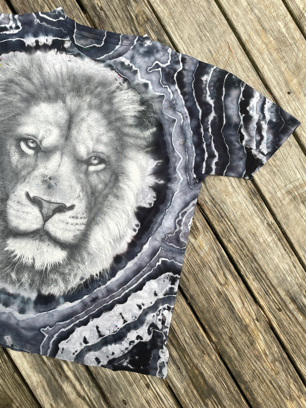 Black and Gray Lion Geode Short Sleeve Tie Dye T-Shirt | Men's 2XL