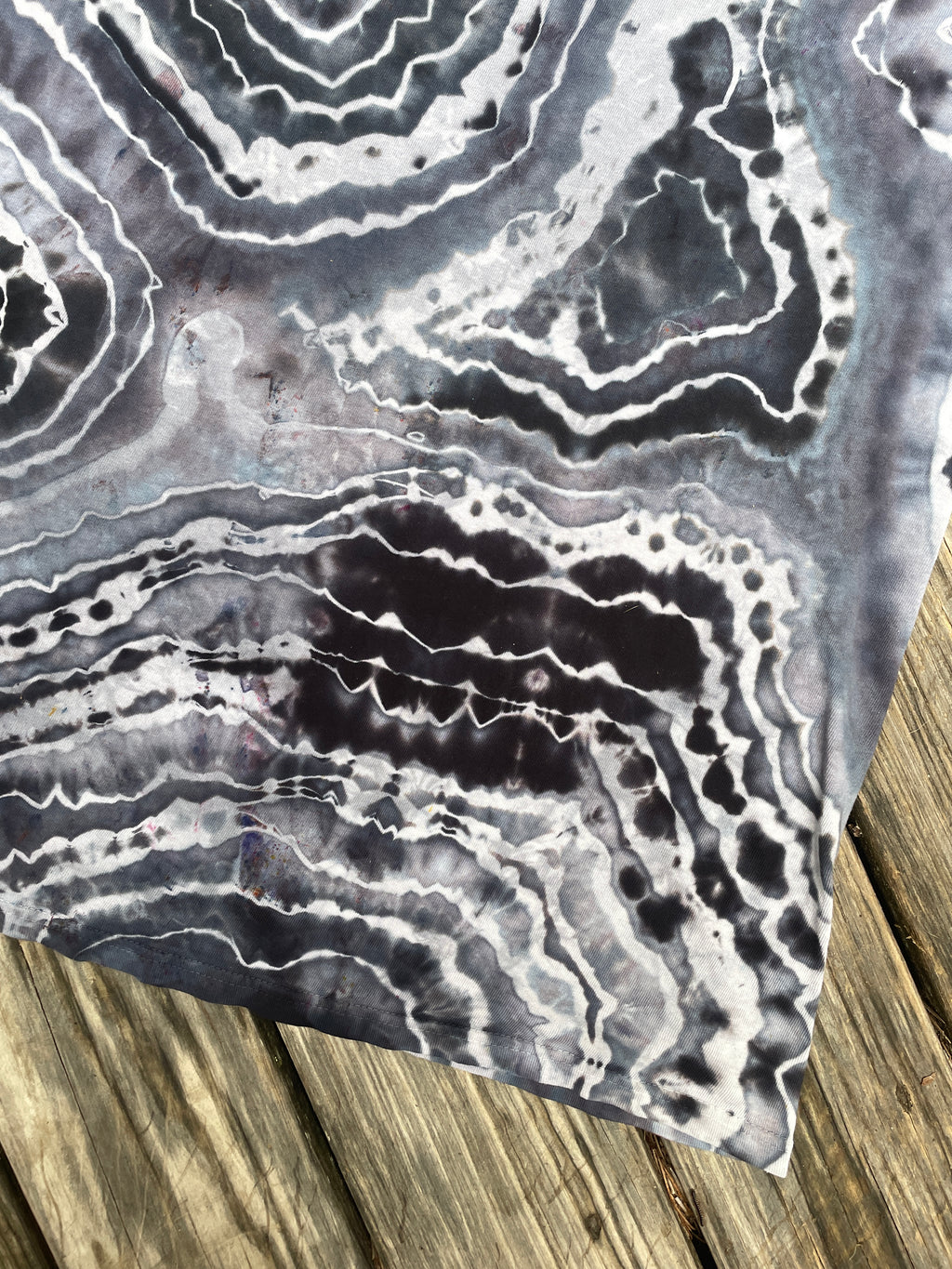 Black and Gray Lion Geode Short Sleeve Tie Dye T-Shirt | Men's 2XL