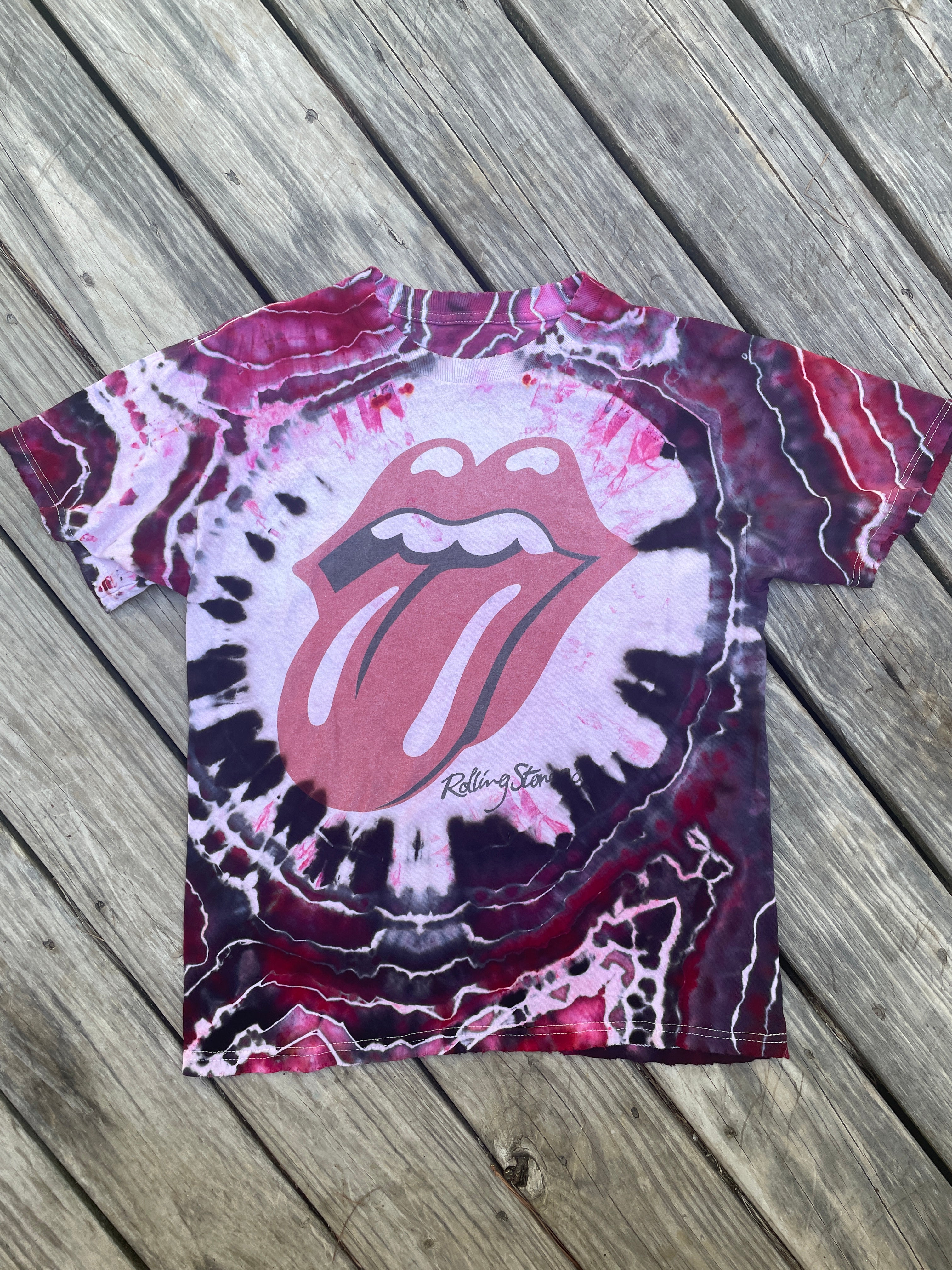 The Rolling Stones Hot Lips Red and Black Geode Short Sleeve Tie Dye T-Shirt | Men's Medium