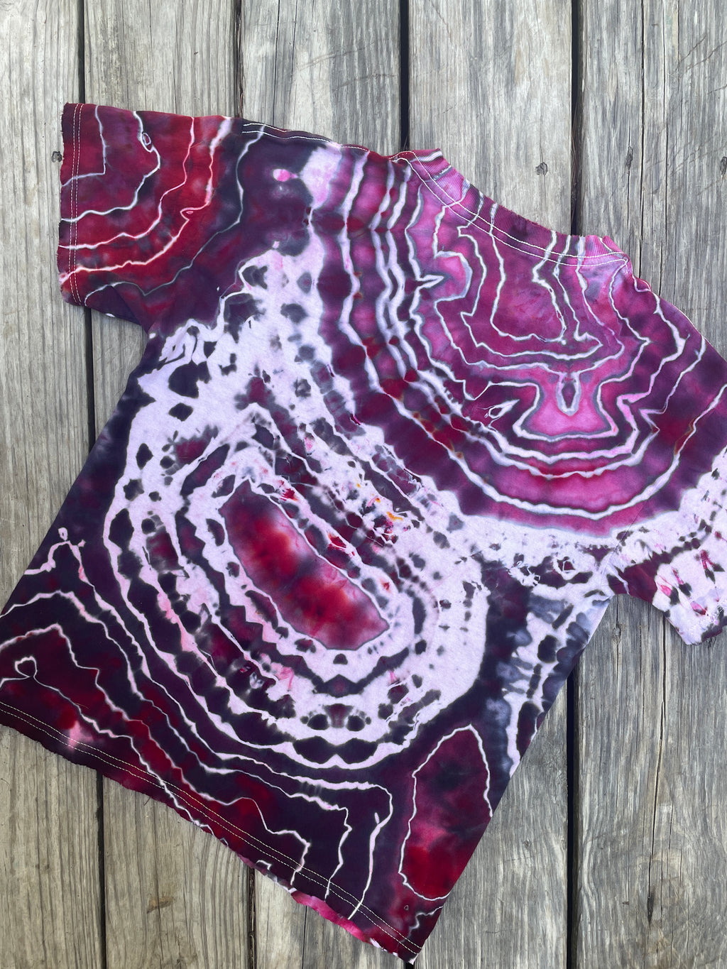 The Rolling Stones Hot Lips Red and Black Geode Short Sleeve Tie Dye T-Shirt | Men's Medium