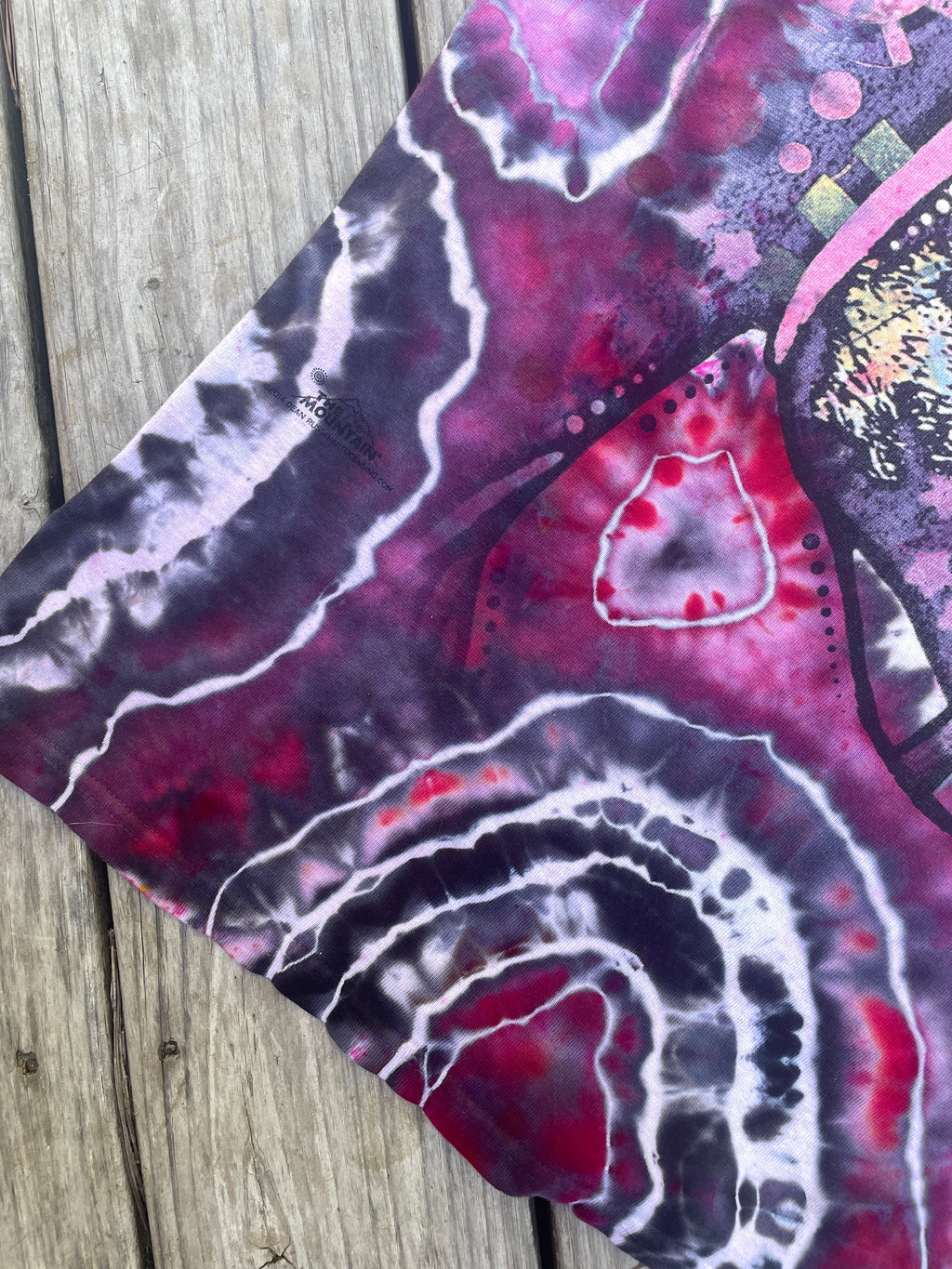 Red and Black Horse Geode Short Sleeve Tie Dye T-Shirt | Men's Large