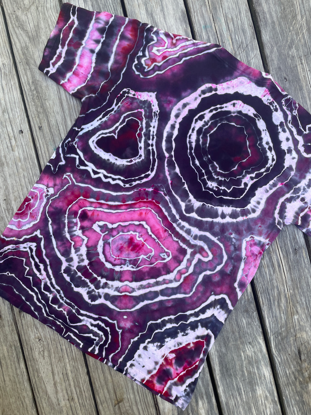 Red and Black Horse Geode Short Sleeve Tie Dye T-Shirt | Men's Large