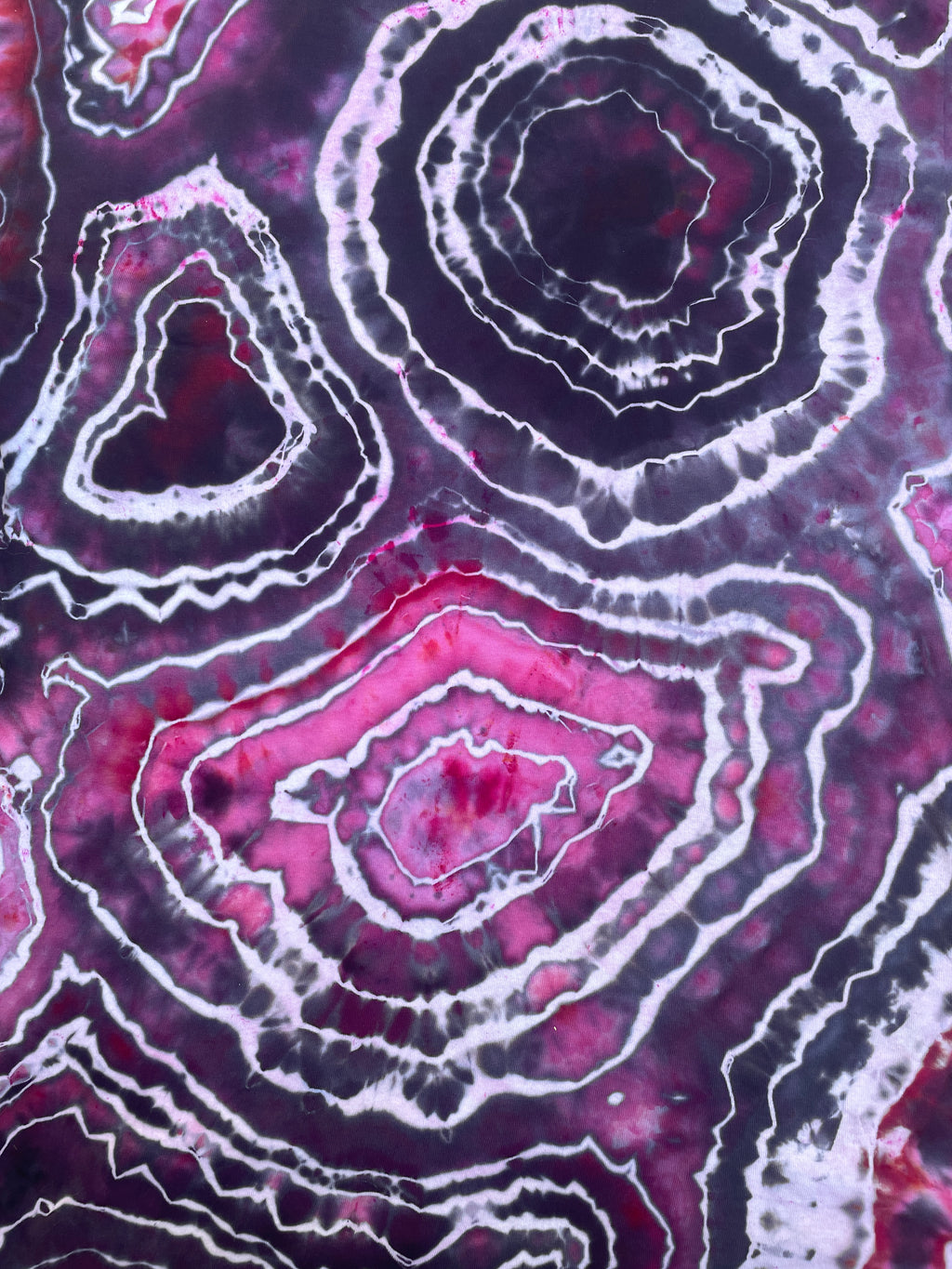 Red and Black Horse Geode Short Sleeve Tie Dye T-Shirt | Men's Large