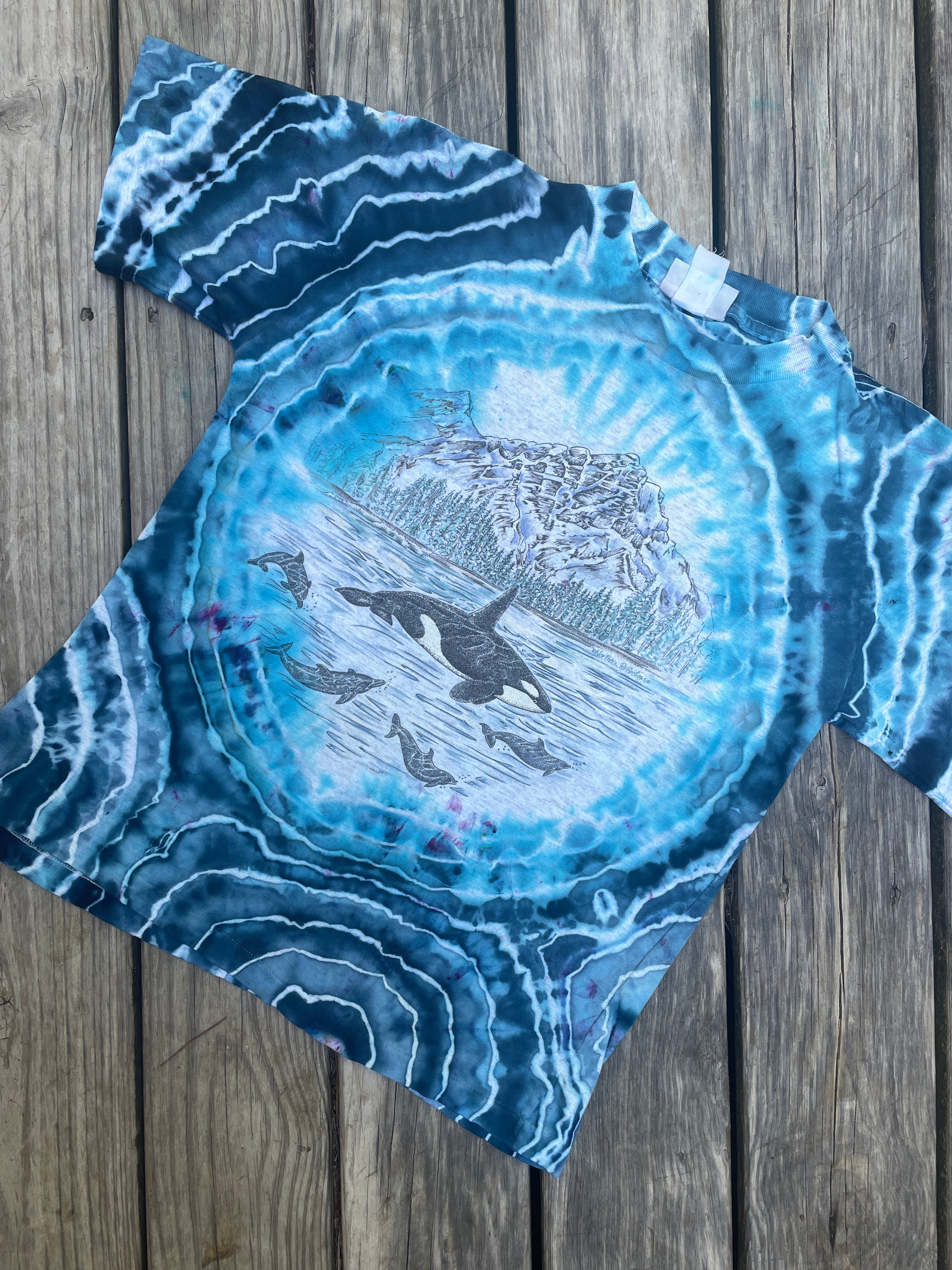 Blue Waves and Whales Geode Short Sleeve Tie Dye T-Shirt | Men's Small