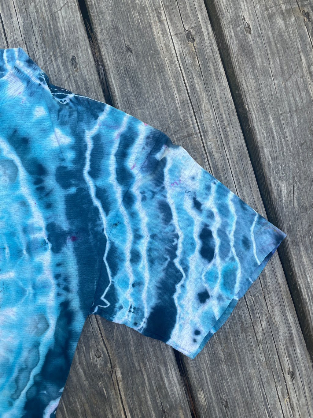 Blue Waves and Whales Geode Short Sleeve Tie Dye T-Shirt | Men's Small