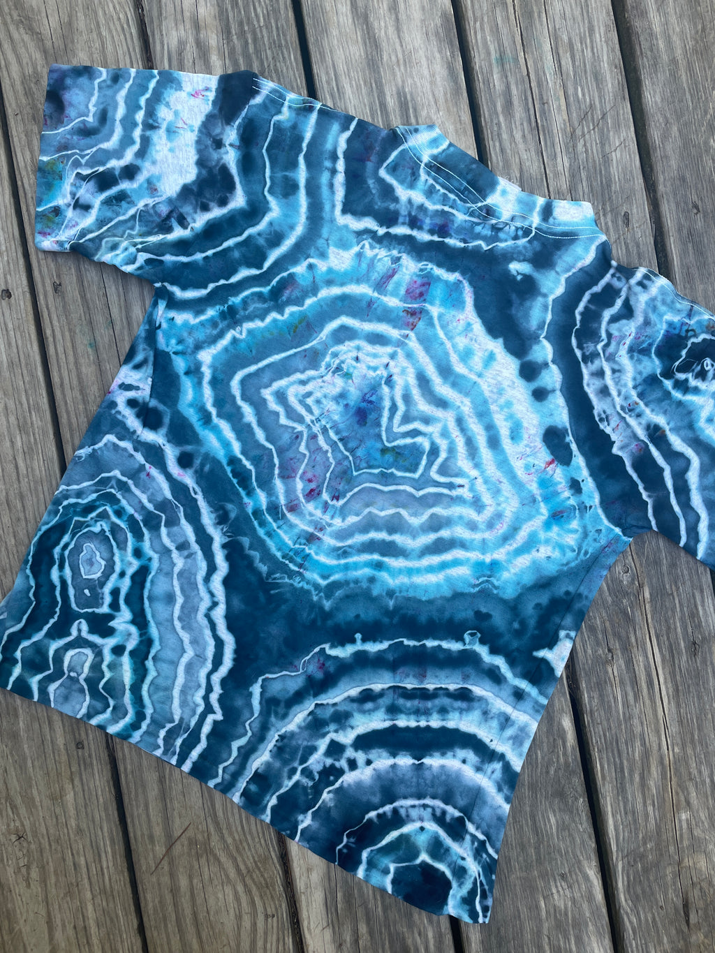 Blue Waves and Whales Geode Short Sleeve Tie Dye T-Shirt | Men's Small