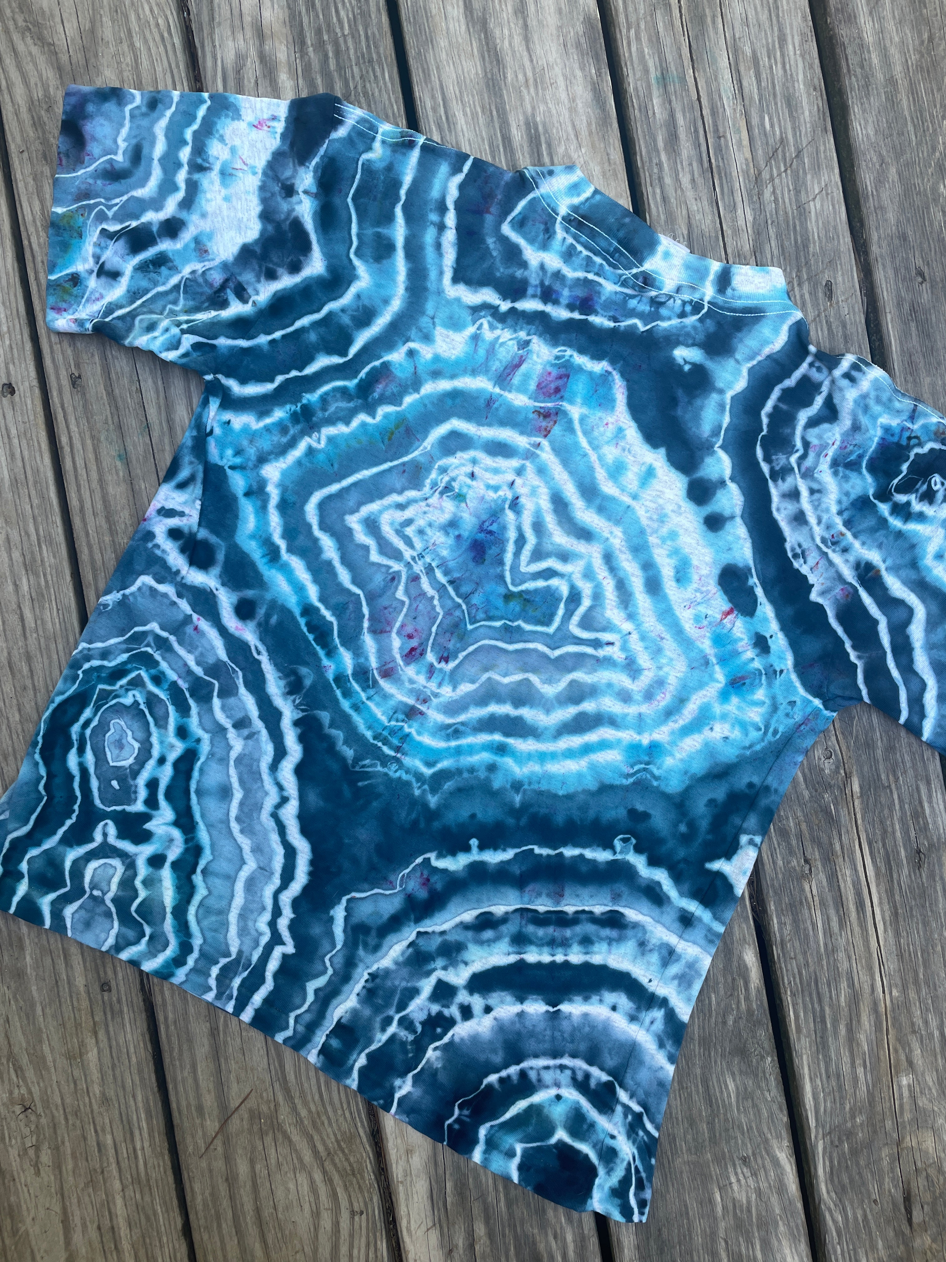Blue Waves and Whales Geode Short Sleeve Tie Dye T-Shirt | Men's Small