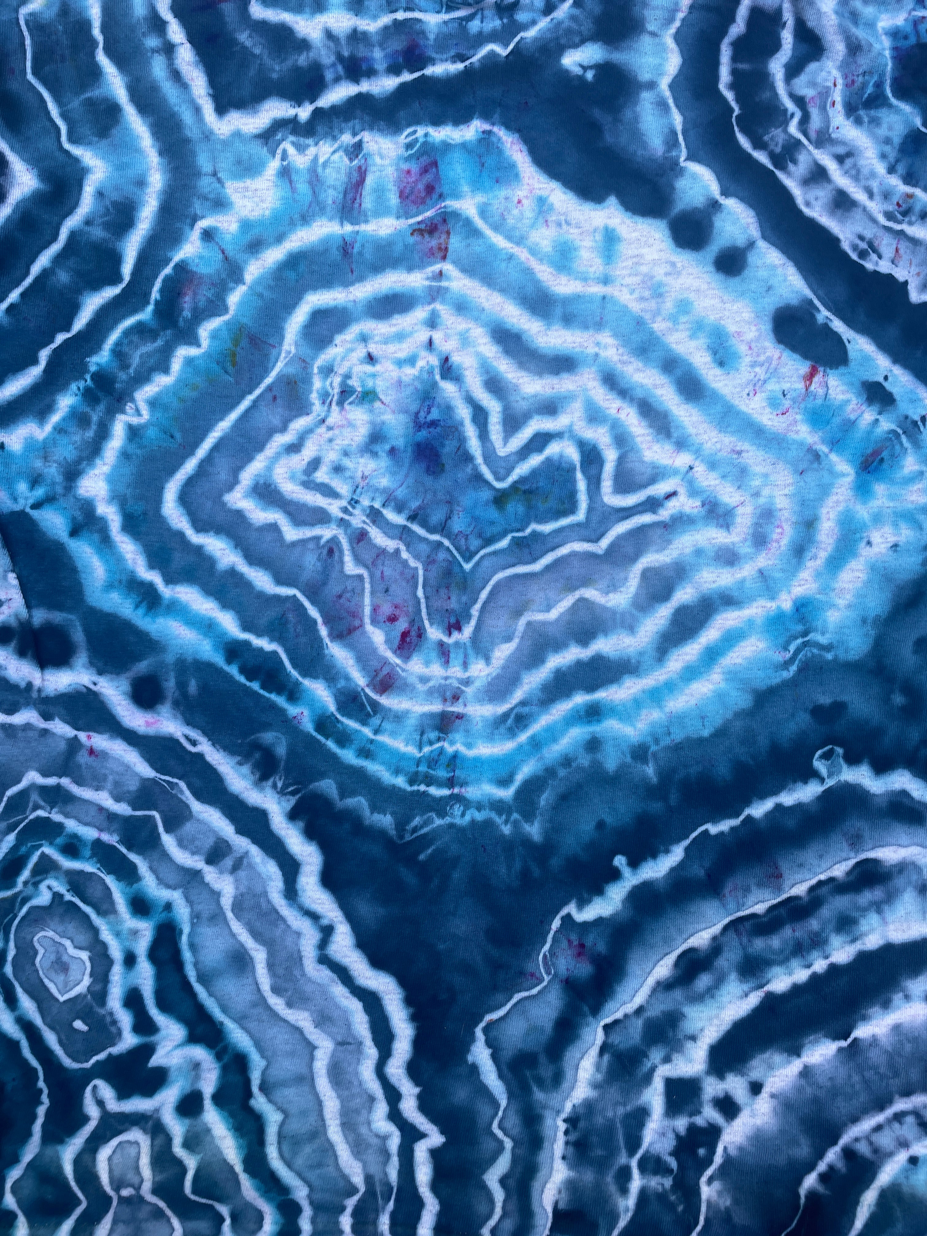 Blue Waves and Whales Geode Short Sleeve Tie Dye T-Shirt | Men's Small