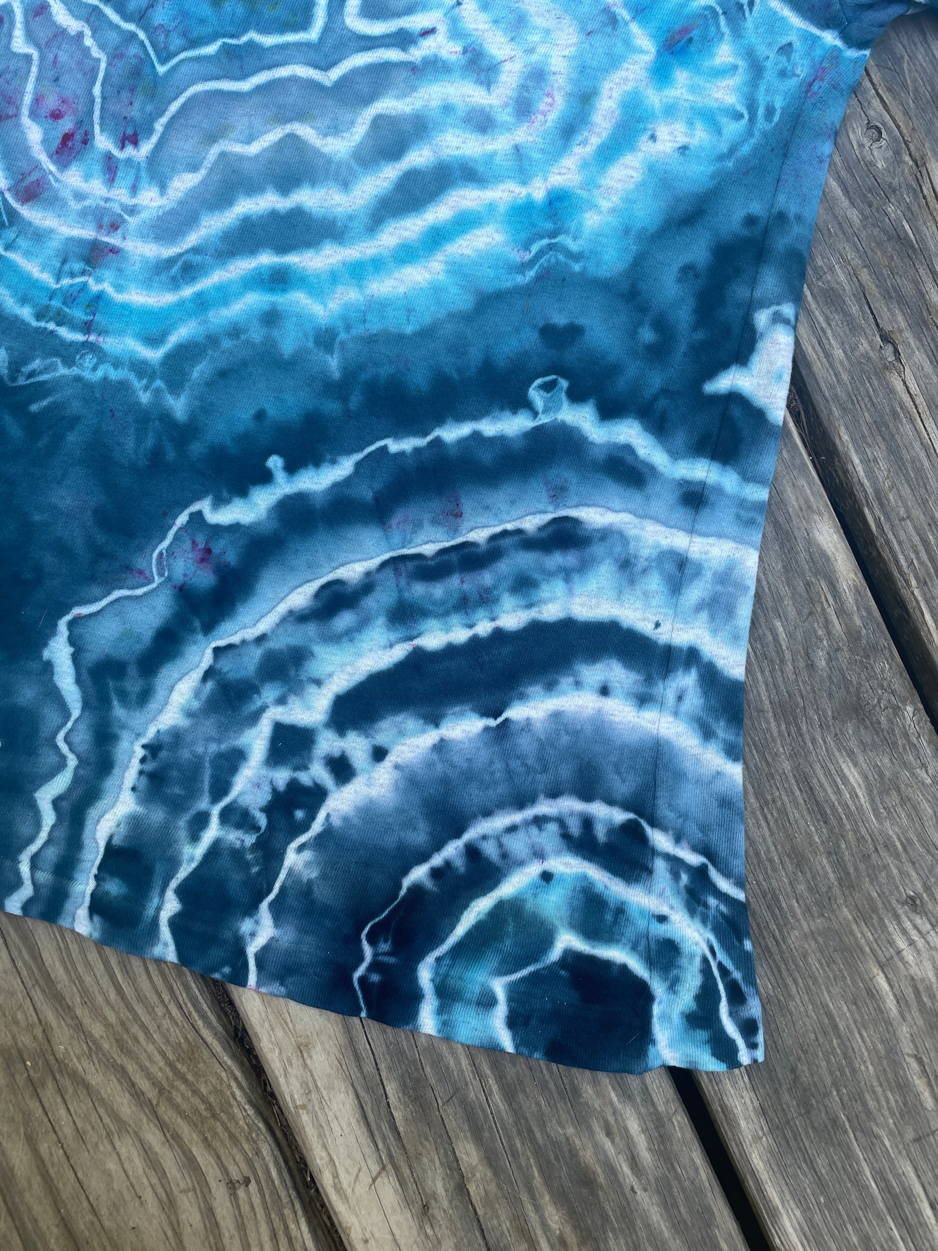 Blue Waves and Whales Geode Short Sleeve Tie Dye T-Shirt | Men's Small