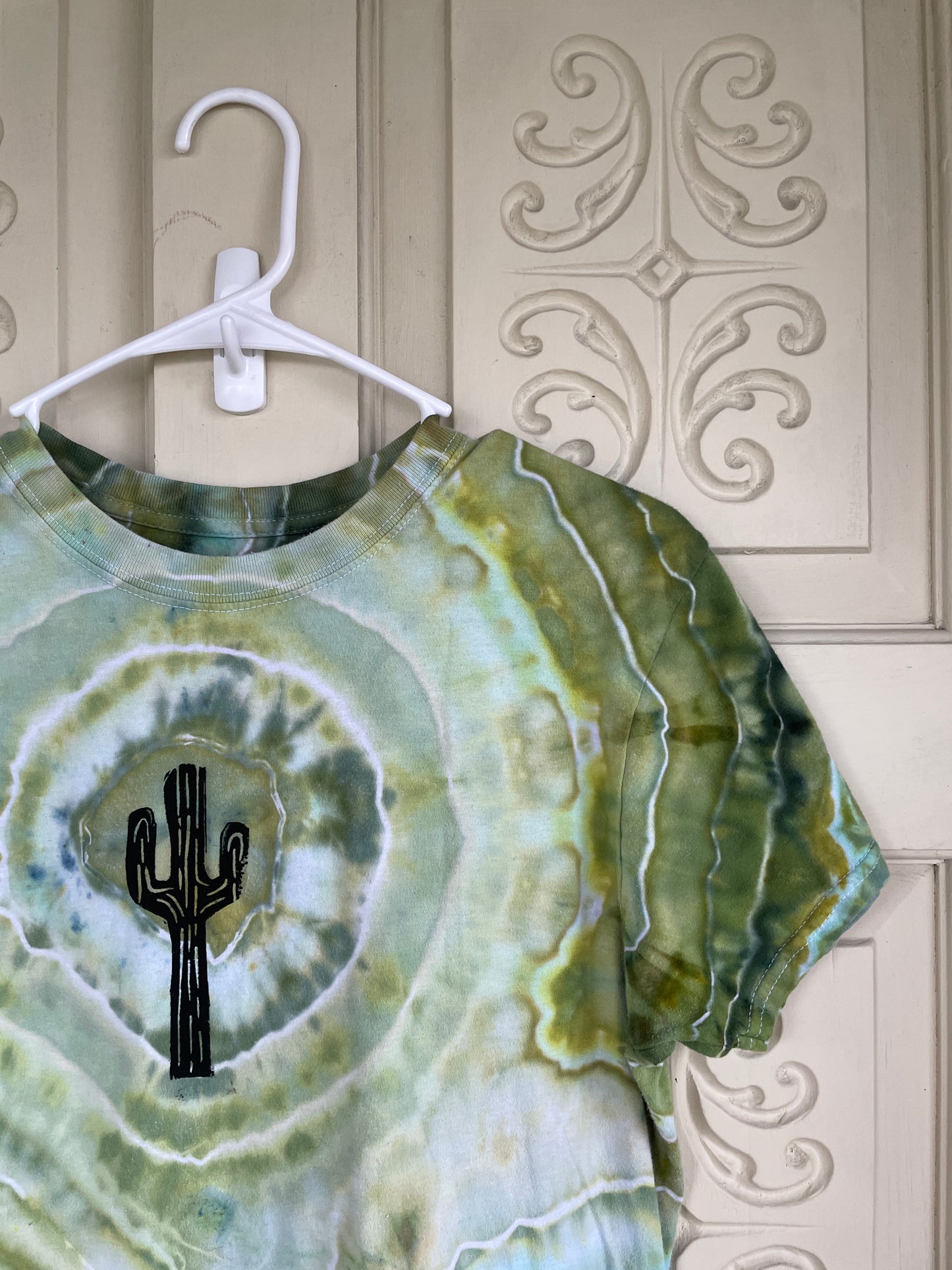 Medium Men's Saguaro Cactus Handmade Geode Tie Dye T-Shirt | One-Of-a-Kind Upcycled Green and White Earth Tones Short Sleeve Shirt