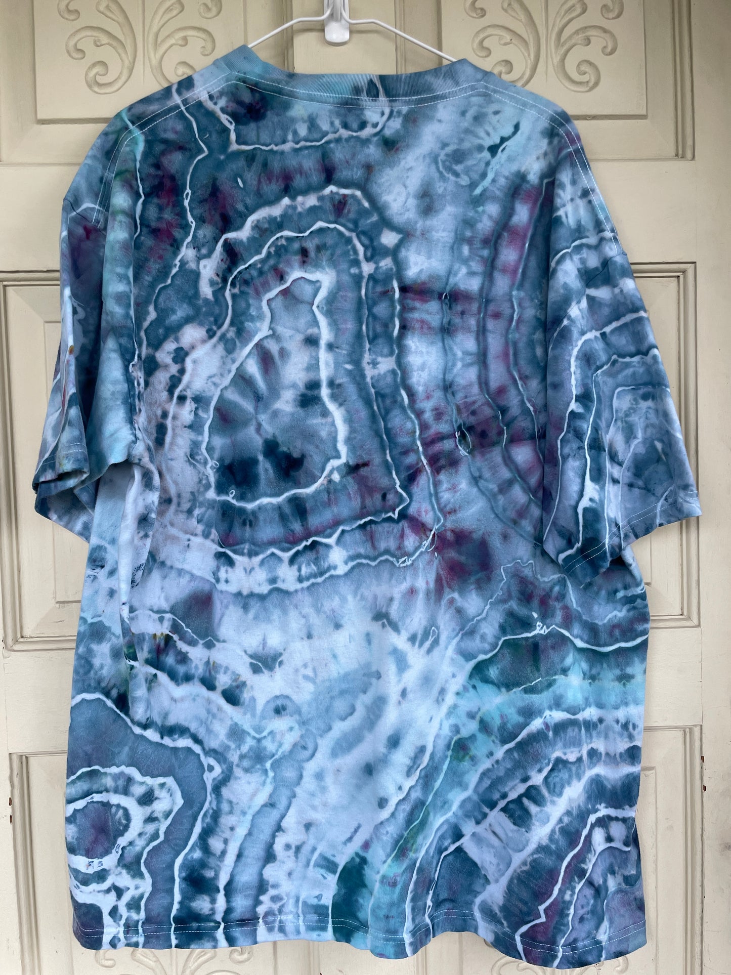 2XL Men's Groovy Alien Handmade Galaxy Geode Tie Dye T-Shirt | One-Of-a-Kind Upcycled Blue and White Short Sleeve Shirt