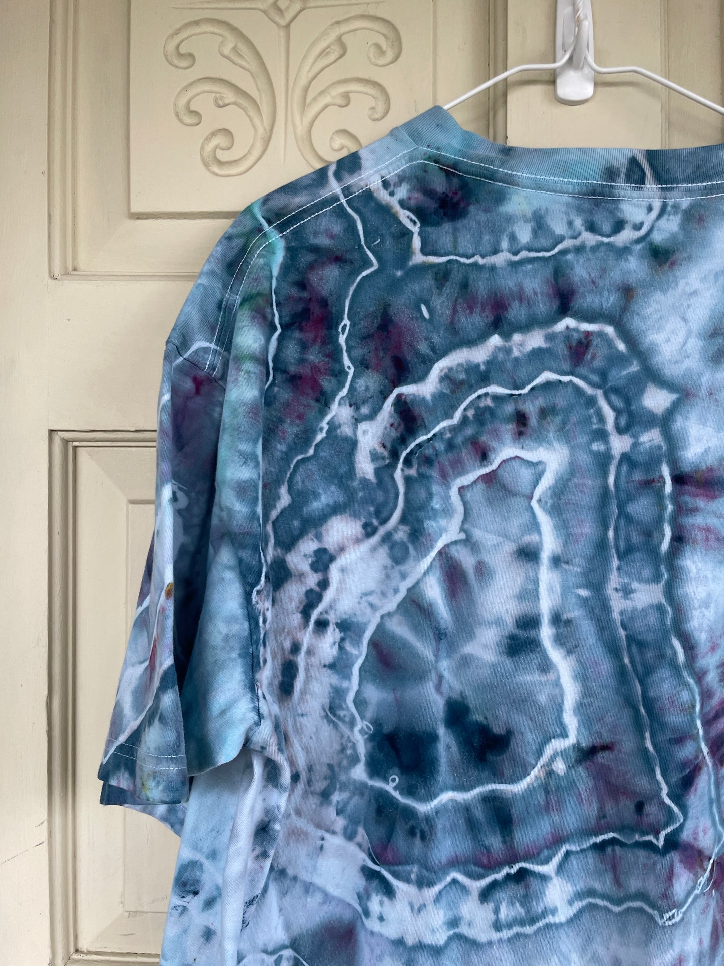 2XL Men's Groovy Alien Handmade Galaxy Geode Tie Dye T-Shirt | One-Of-a-Kind Upcycled Blue and White Short Sleeve Shirt