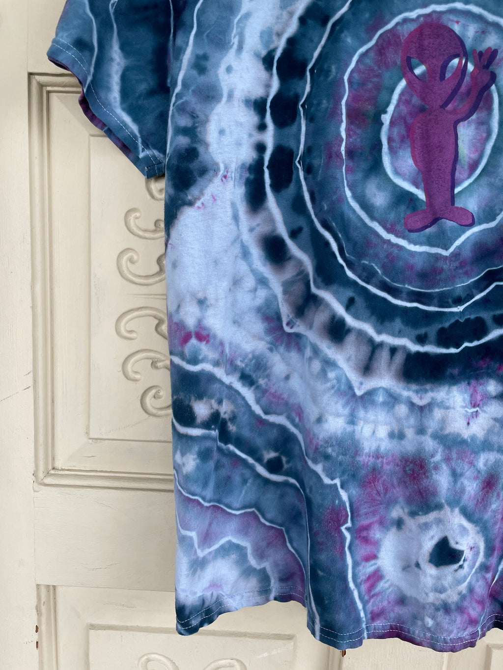 Medium Men's Groovy Alien Handmade Galaxy Geode Tie Dye T-Shirt | One-Of-a-Kind Upcycled Blue and White Short Sleeve Shirt