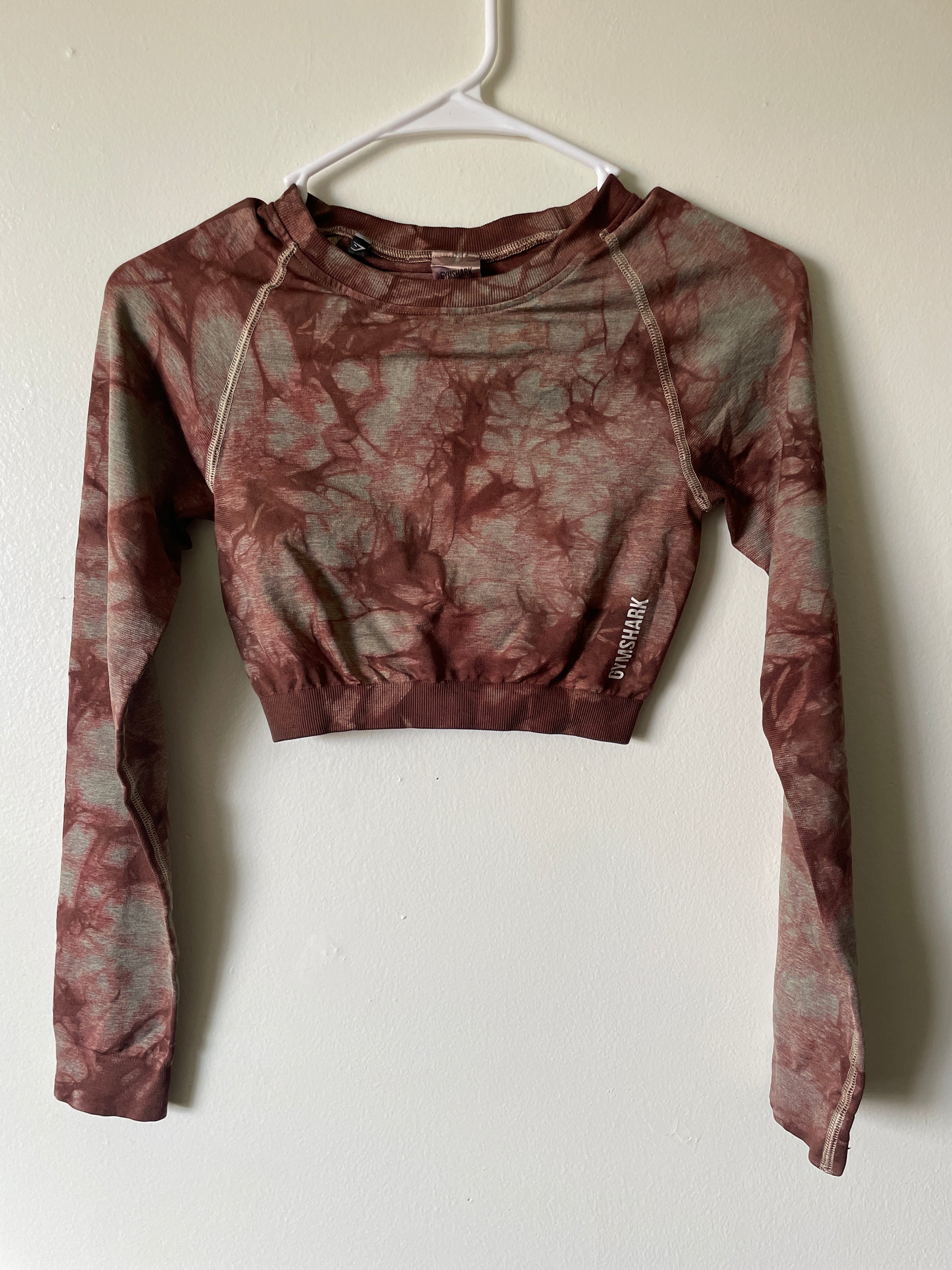 Small Women's Saguaro Cactus Handmade Tie Dye Crop Top | One-Of-a-Kind Upcycled Tan and Red Long Sleeve Gym Shark Gym Top