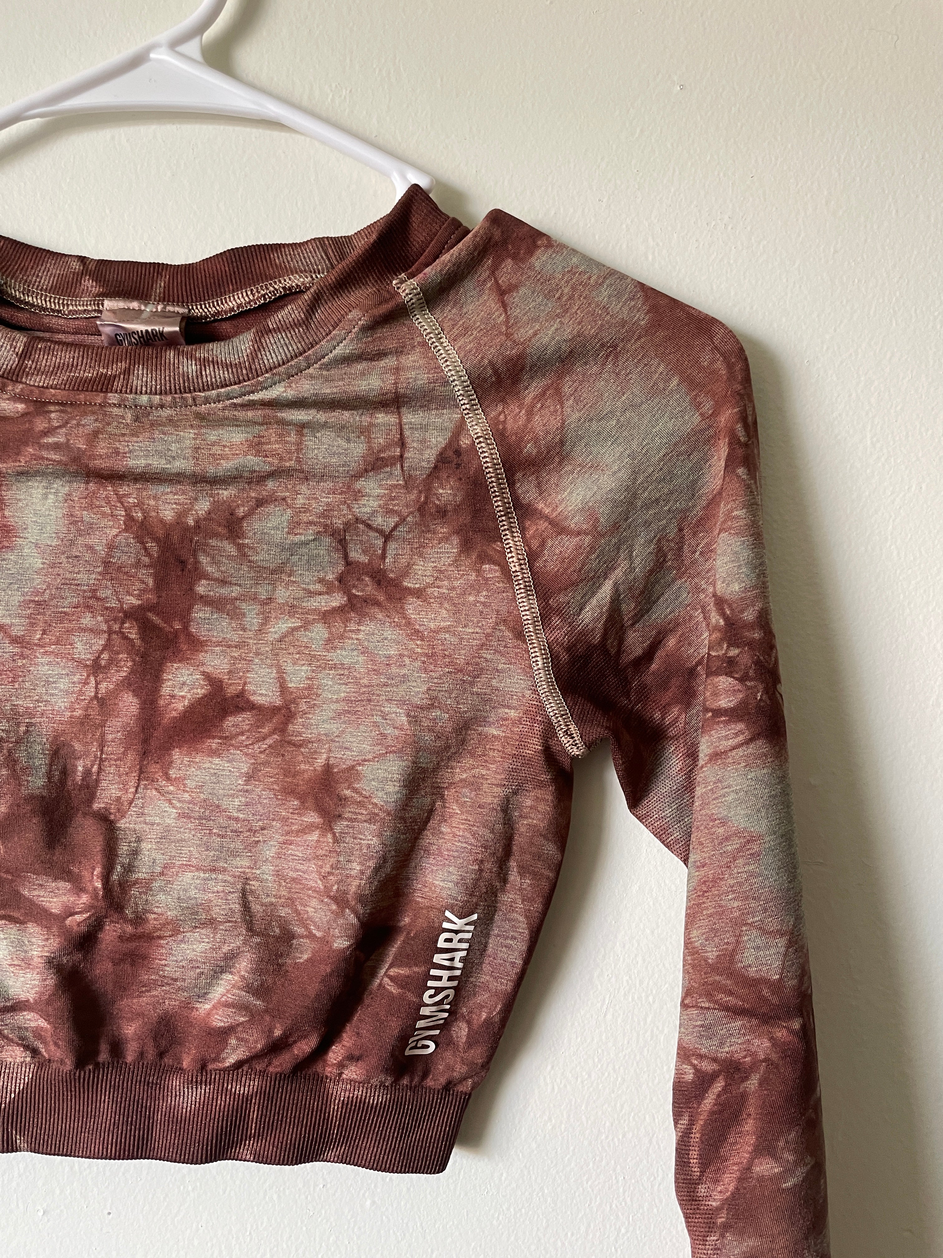 Small Women's Saguaro Cactus Handmade Tie Dye Crop Top | One-Of-a-Kind Upcycled Tan and Red Long Sleeve Gym Shark Gym Top