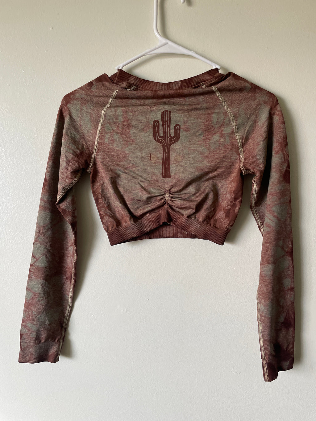 Small Women's Saguaro Cactus Handmade Tie Dye Crop Top | One-Of-a-Kind Upcycled Tan and Red Long Sleeve Gym Shark Gym Top