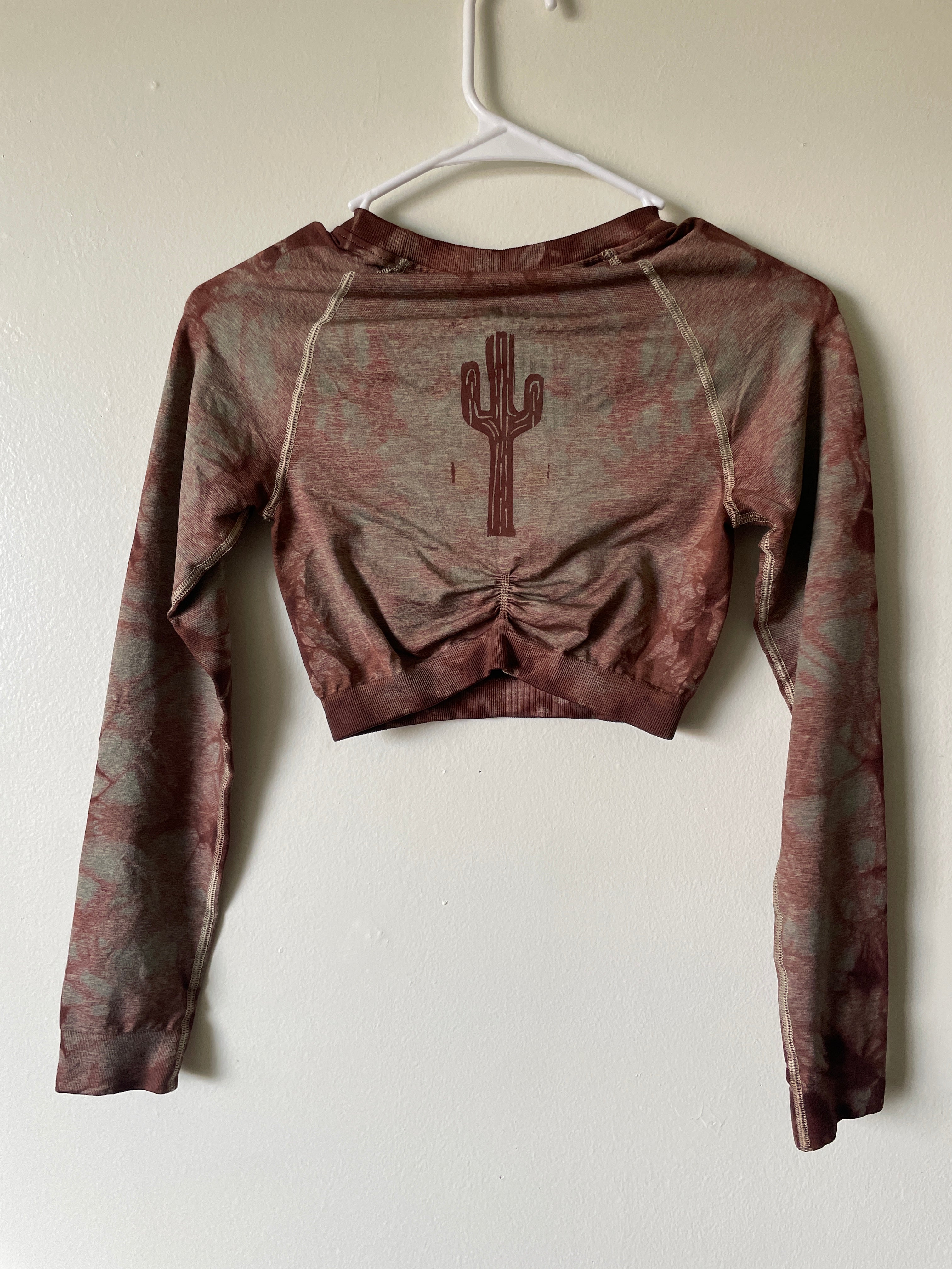 Small Women's Saguaro Cactus Handmade Tie Dye Crop Top | One-Of-a-Kind Upcycled Tan and Red Long Sleeve Gym Shark Gym Top