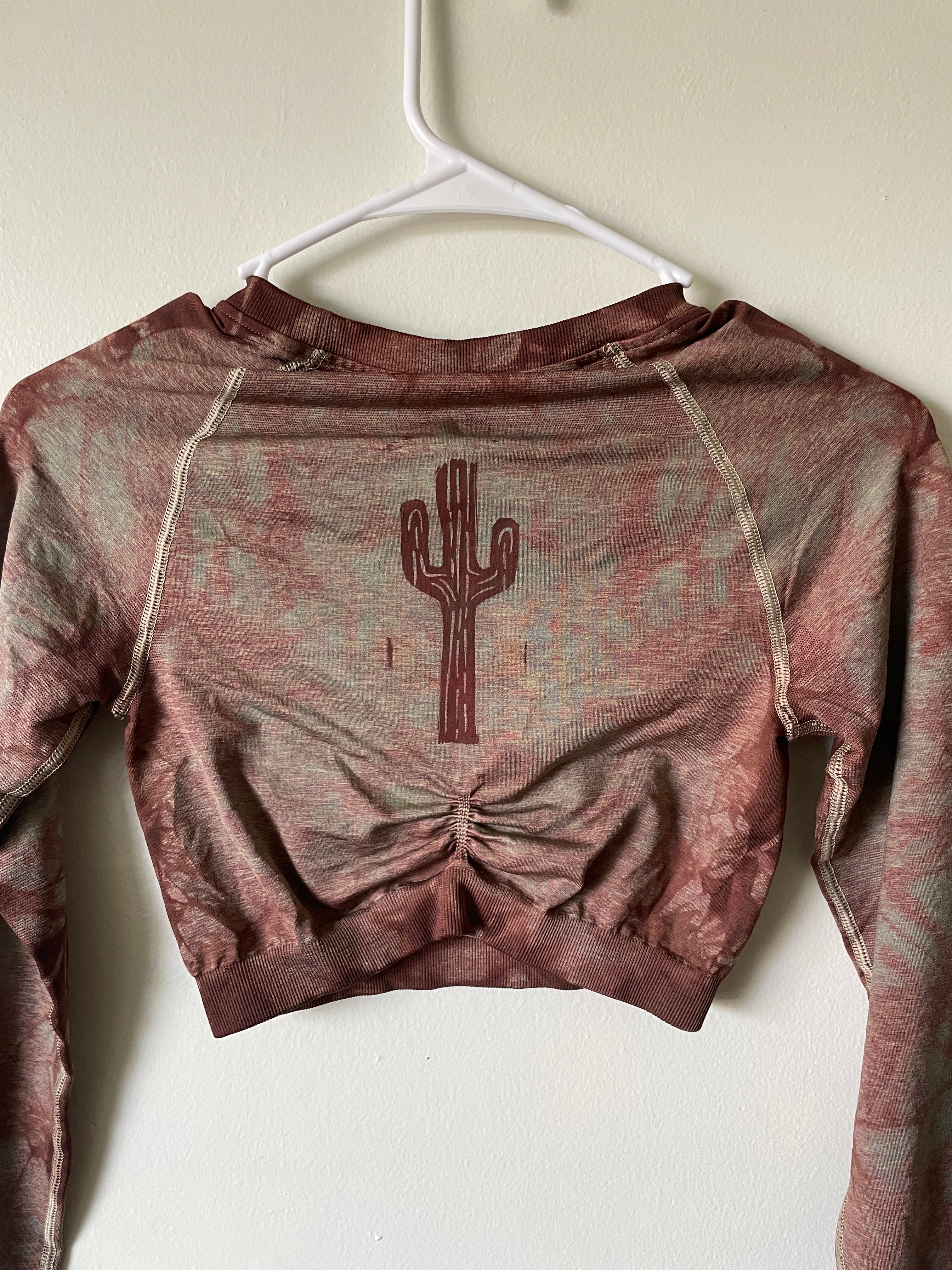 Small Women's Saguaro Cactus Handmade Tie Dye Crop Top | One-Of-a-Kind Upcycled Tan and Red Long Sleeve Gym Shark Gym Top