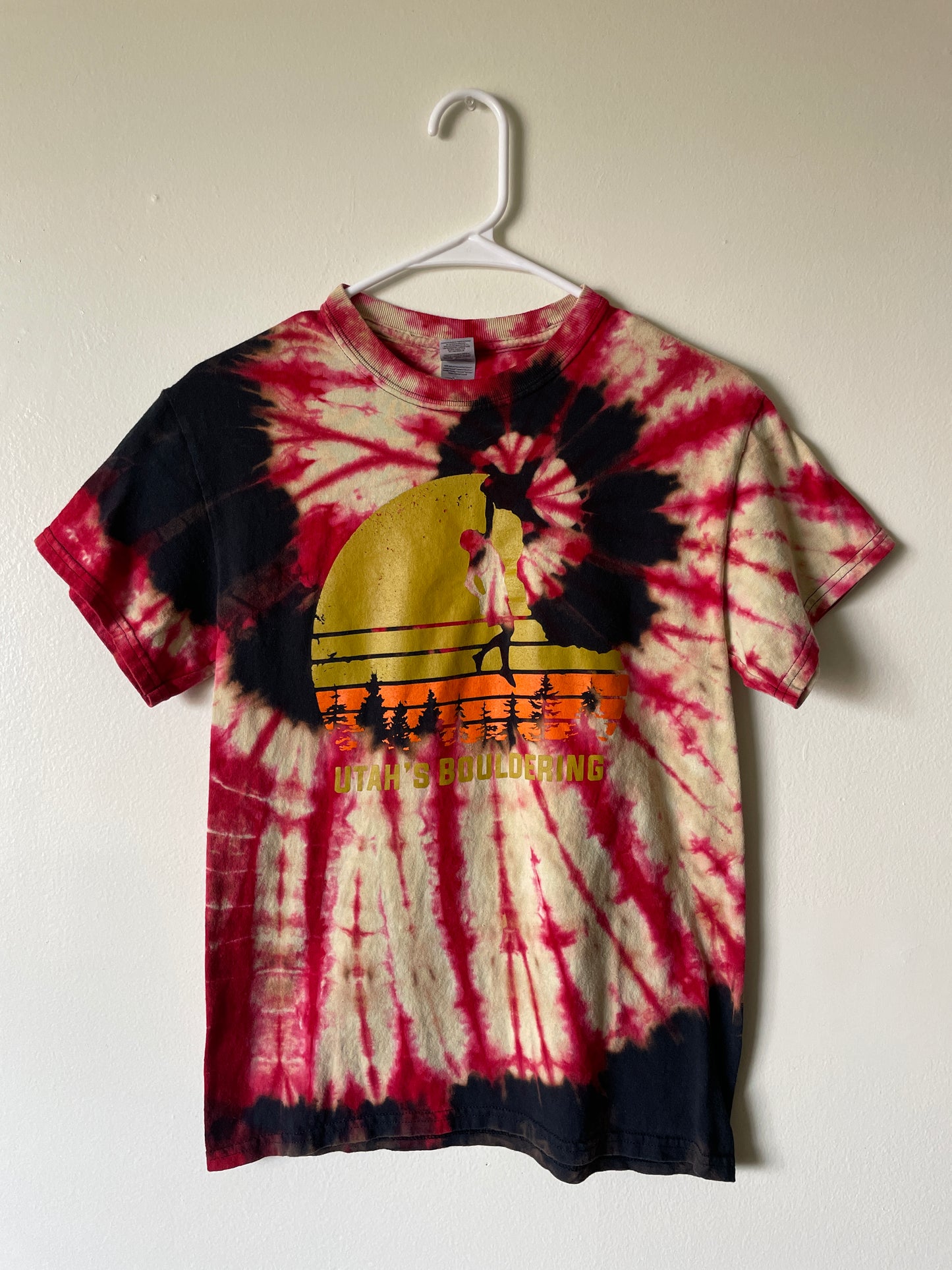 Small Men's Utah's Bouldering Handmade Reverse Tie Dye Short Sleeve T-Shirt | One-Of-a-Kind Upcycled Black and Red Tie Dye Top