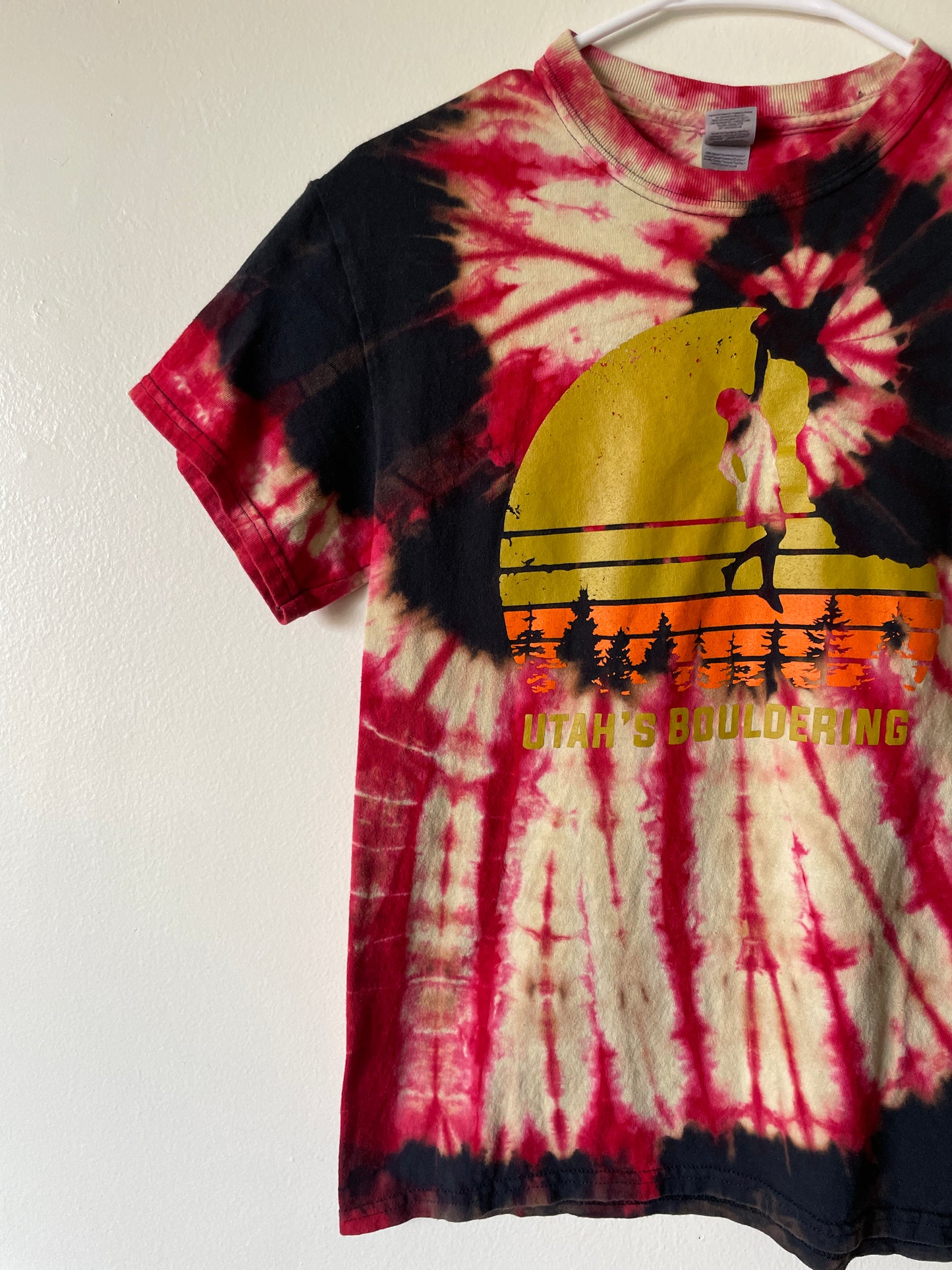 Small Men's Utah's Bouldering Handmade Reverse Tie Dye Short Sleeve T-Shirt | One-Of-a-Kind Upcycled Black and Red Tie Dye Top