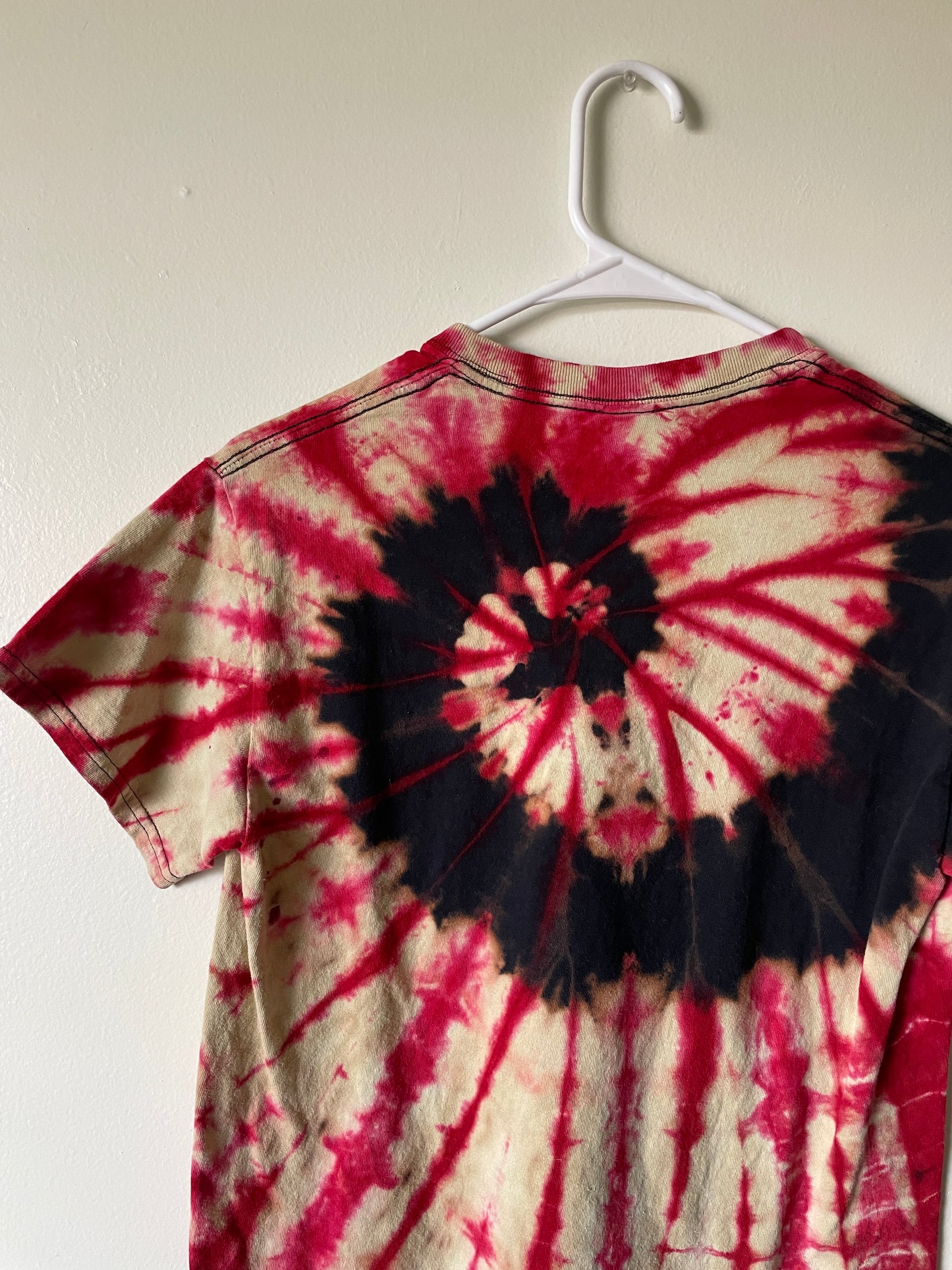 Small Men's Utah's Bouldering Handmade Reverse Tie Dye Short Sleeve T-Shirt | One-Of-a-Kind Upcycled Black and Red Tie Dye Top