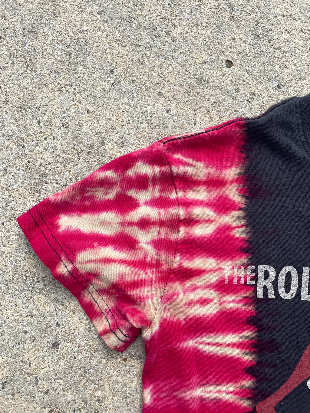 The Rolling Stones Hot Lips Red and Black Short Sleeve Tie Dye T-Shirt | Men's XS