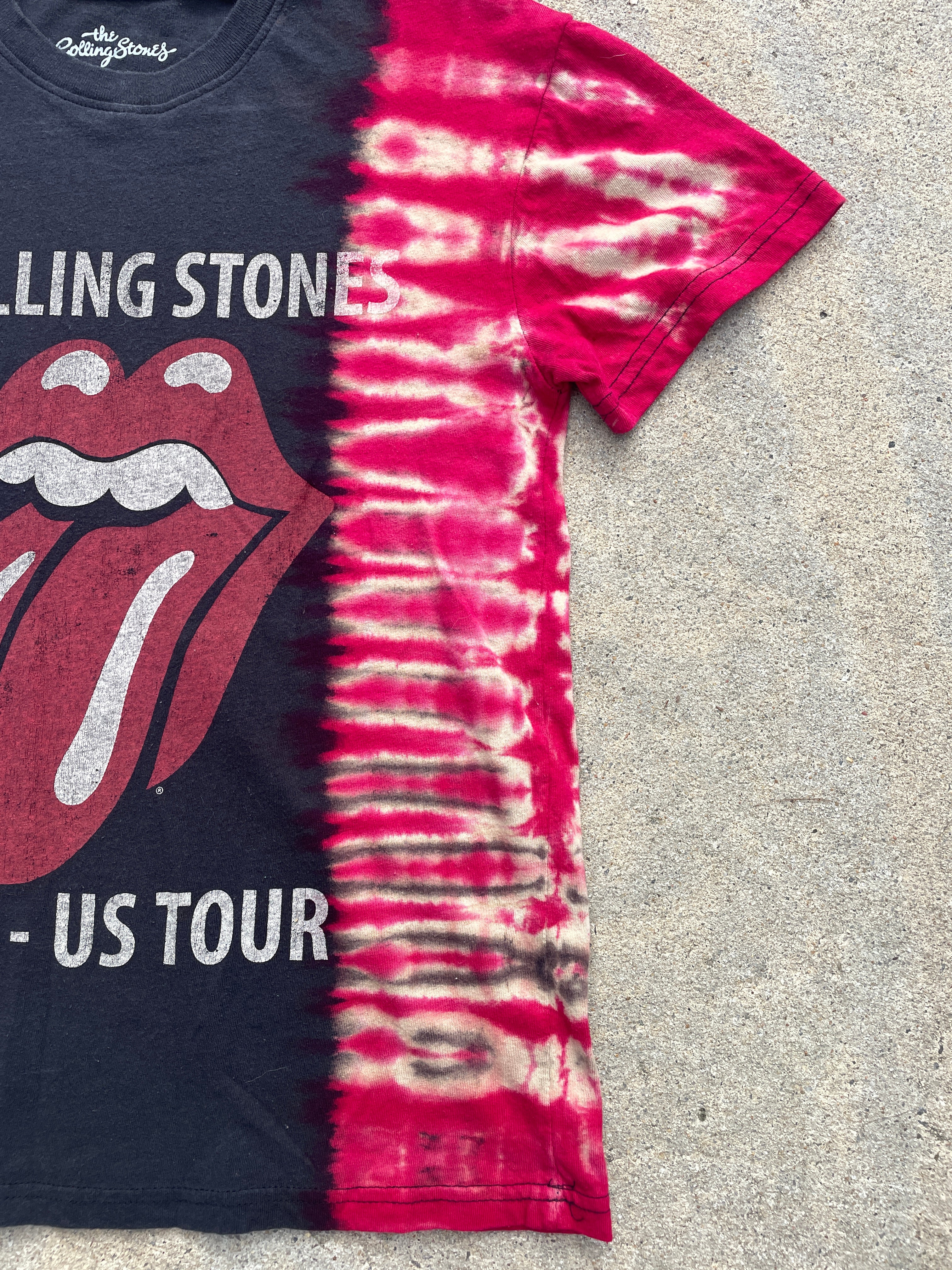 The Rolling Stones Hot Lips Red and Black Short Sleeve Tie Dye T-Shirt | Men's XS