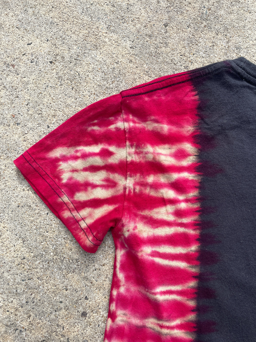 The Rolling Stones Hot Lips Red and Black Short Sleeve Tie Dye T-Shirt | Men's XS