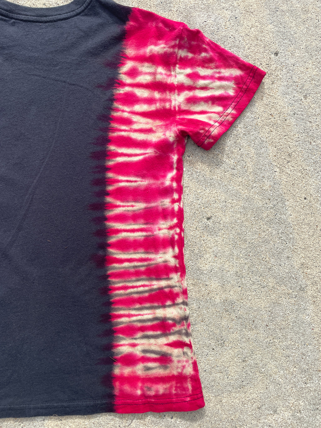 The Rolling Stones Hot Lips Red and Black Short Sleeve Tie Dye T-Shirt | Men's XS