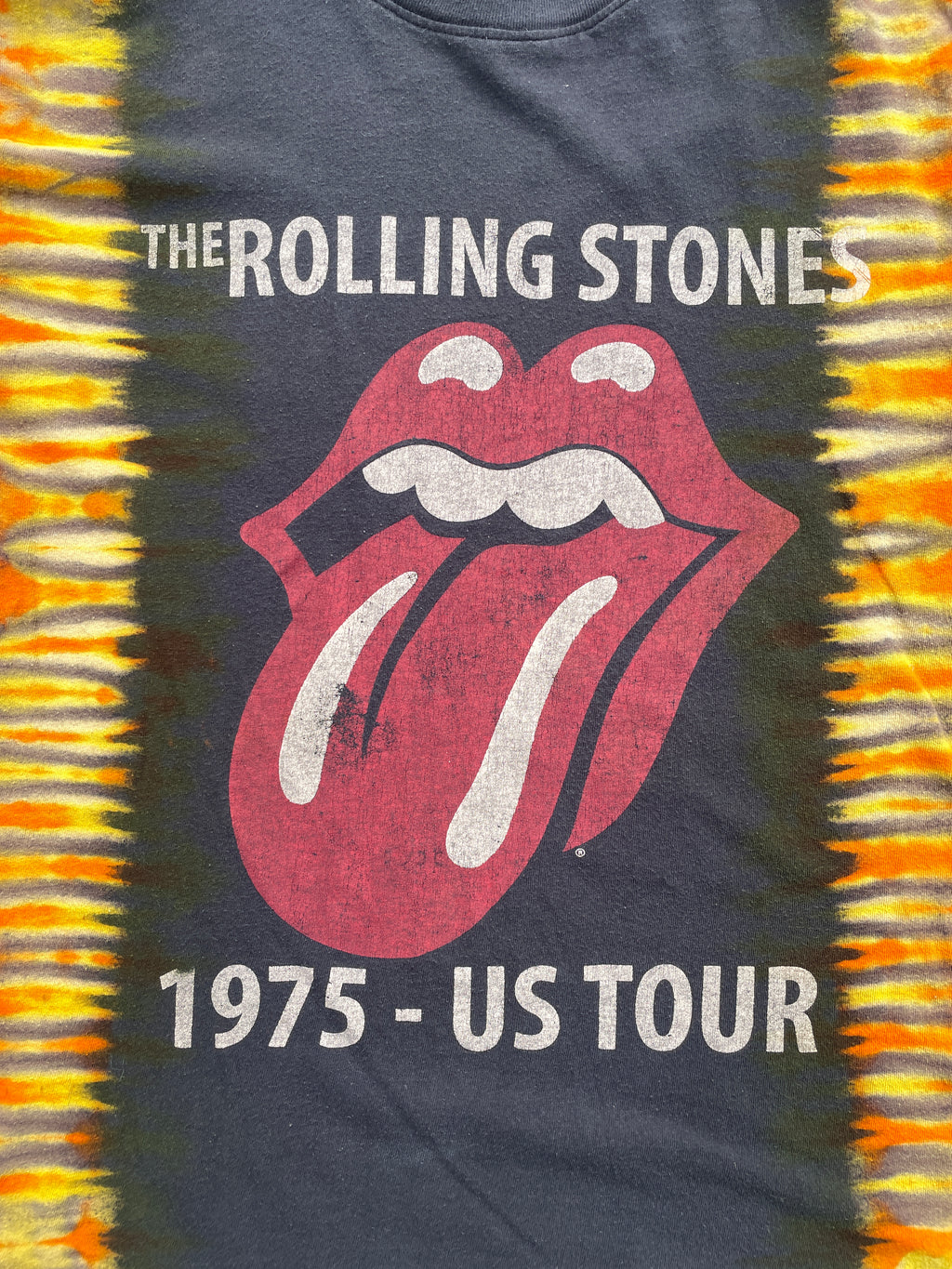 The Rolling Stones Hot Lips Red, Orange, and Black Short Sleeve Tie Dye T-Shirt | Men's Small