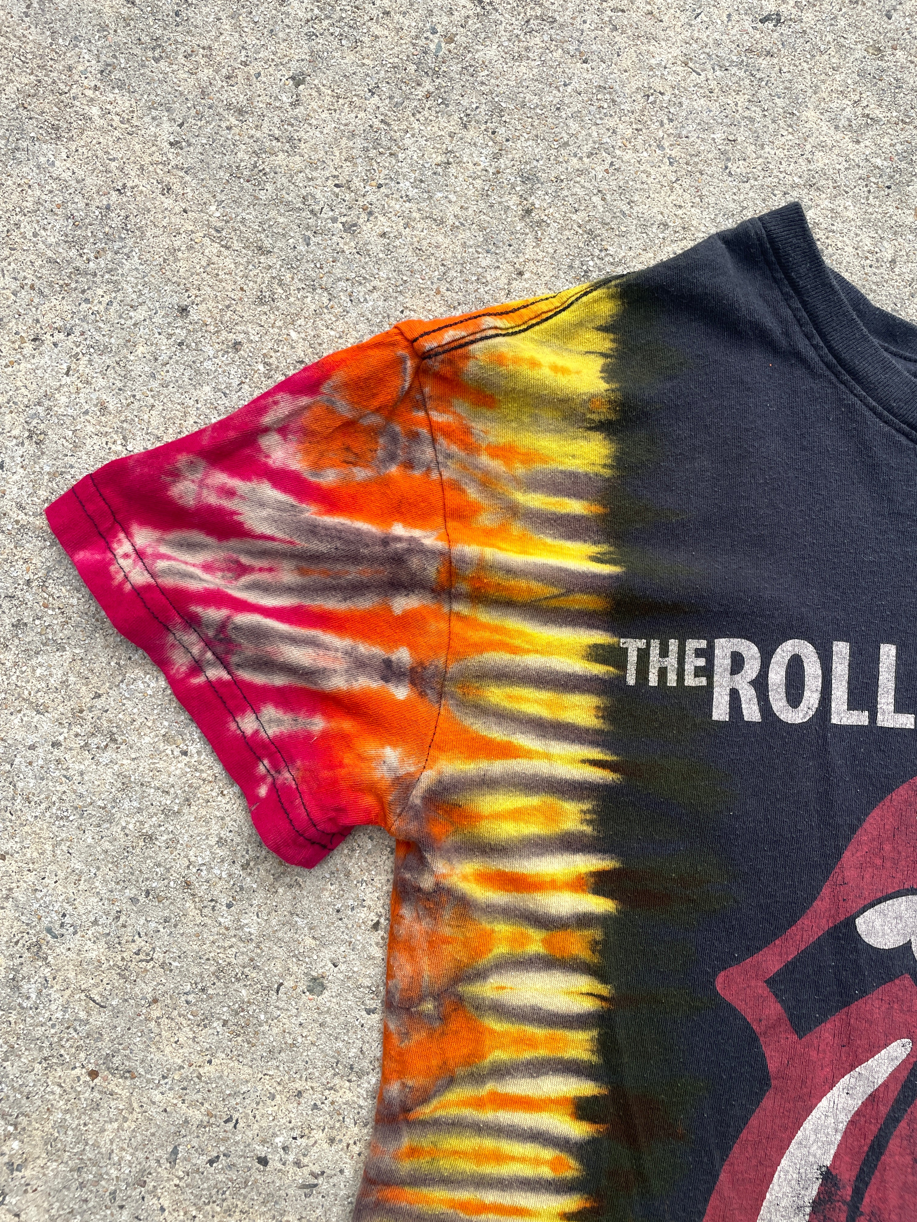 The Rolling Stones Hot Lips Red, Orange, and Black Short Sleeve Tie Dye T-Shirt | Men's Small