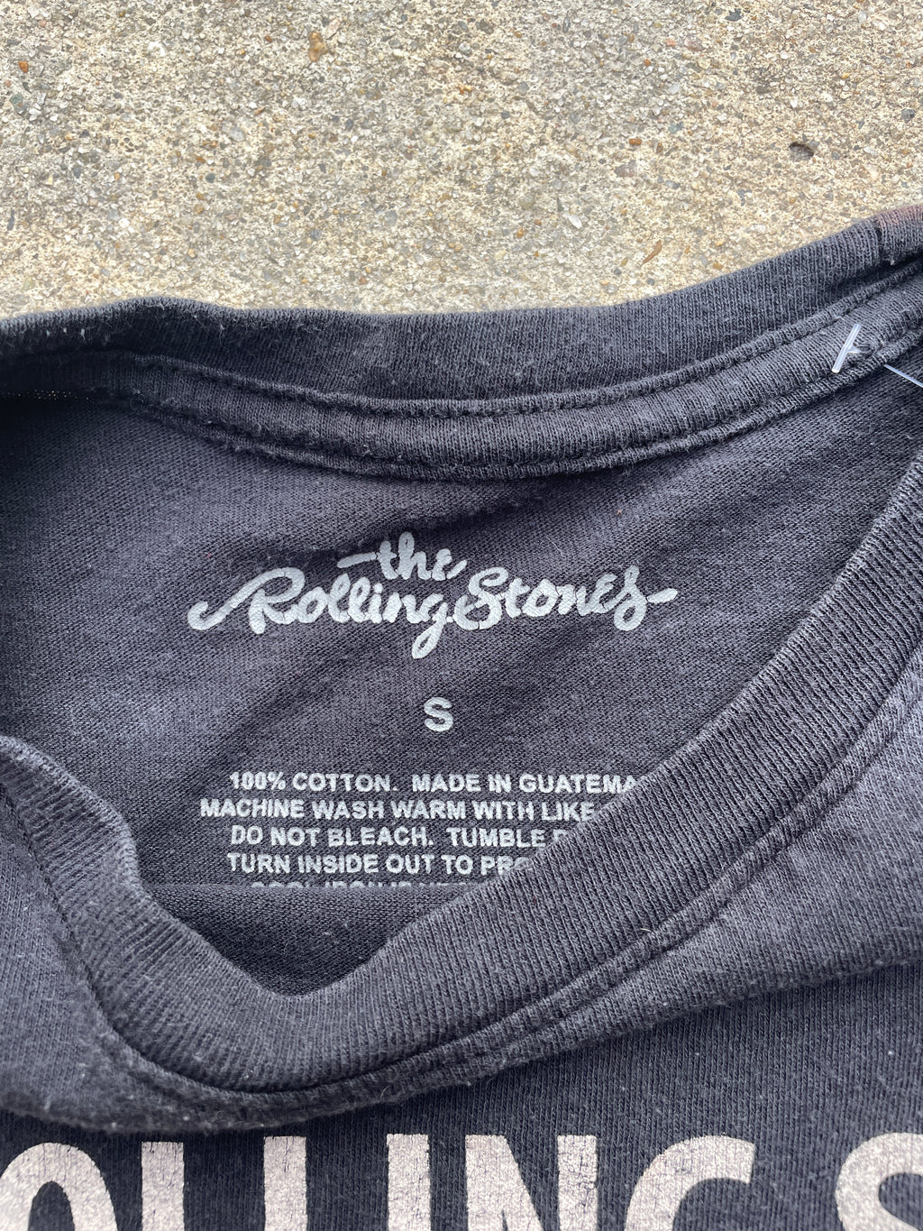 The Rolling Stones Hot Lips Red, Orange, and Black Short Sleeve Tie Dye T-Shirt | Men's Small