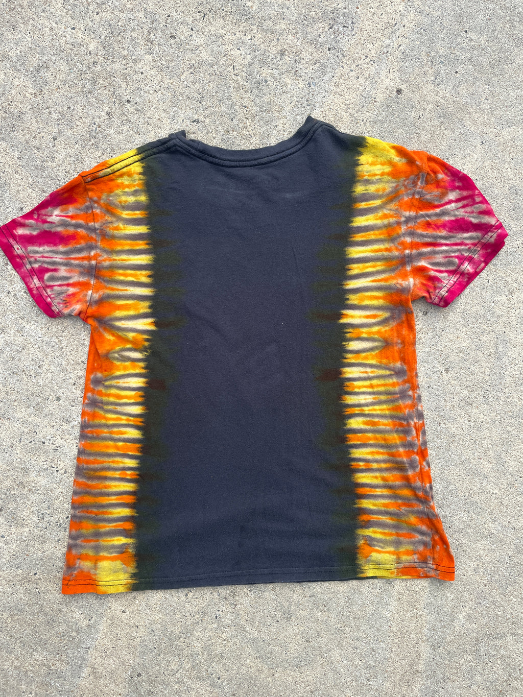 The Rolling Stones Hot Lips Red, Orange, and Black Short Sleeve Tie Dye T-Shirt | Men's Small