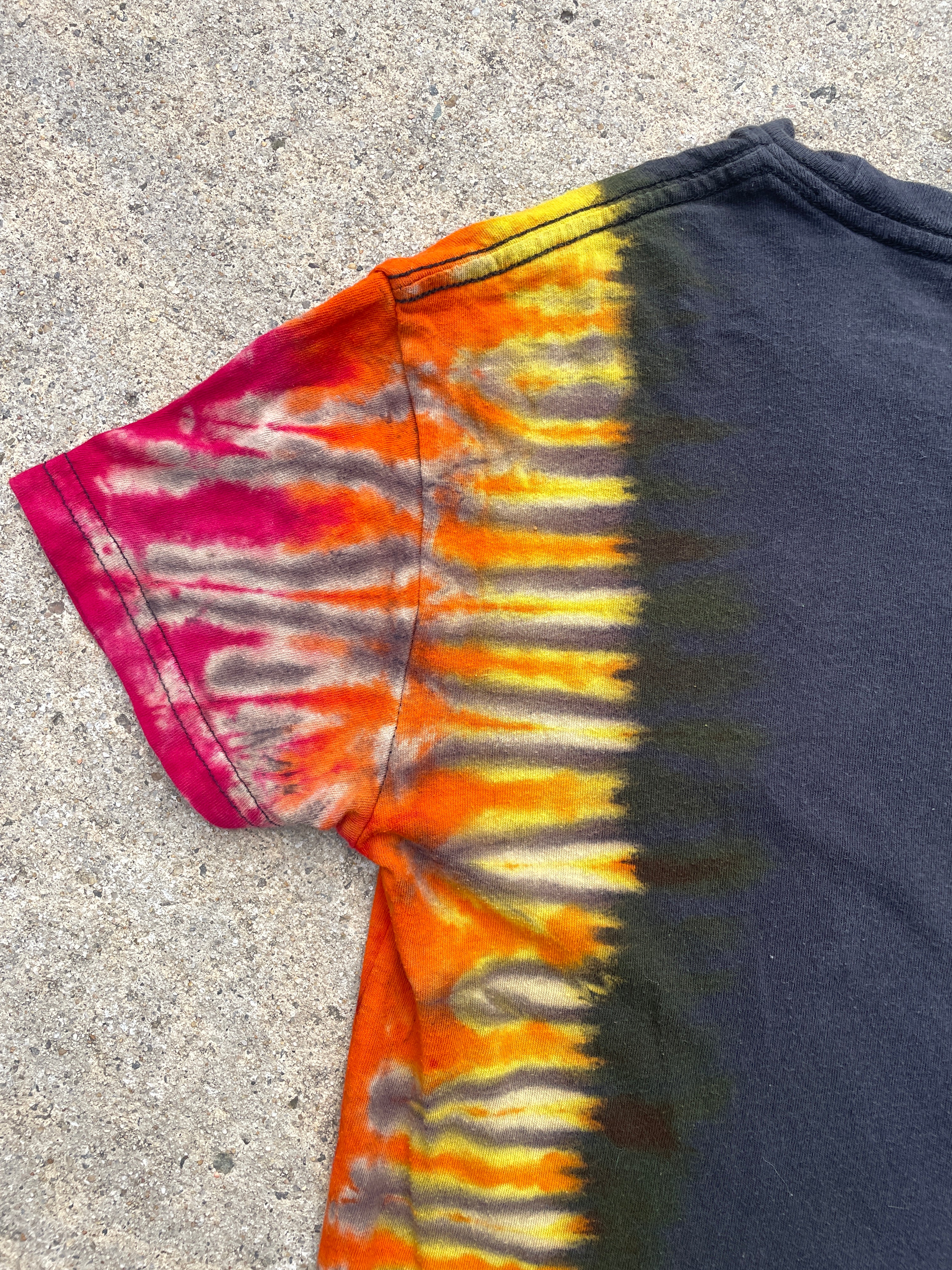 The Rolling Stones Hot Lips Red, Orange, and Black Short Sleeve Tie Dye T-Shirt | Men's Small