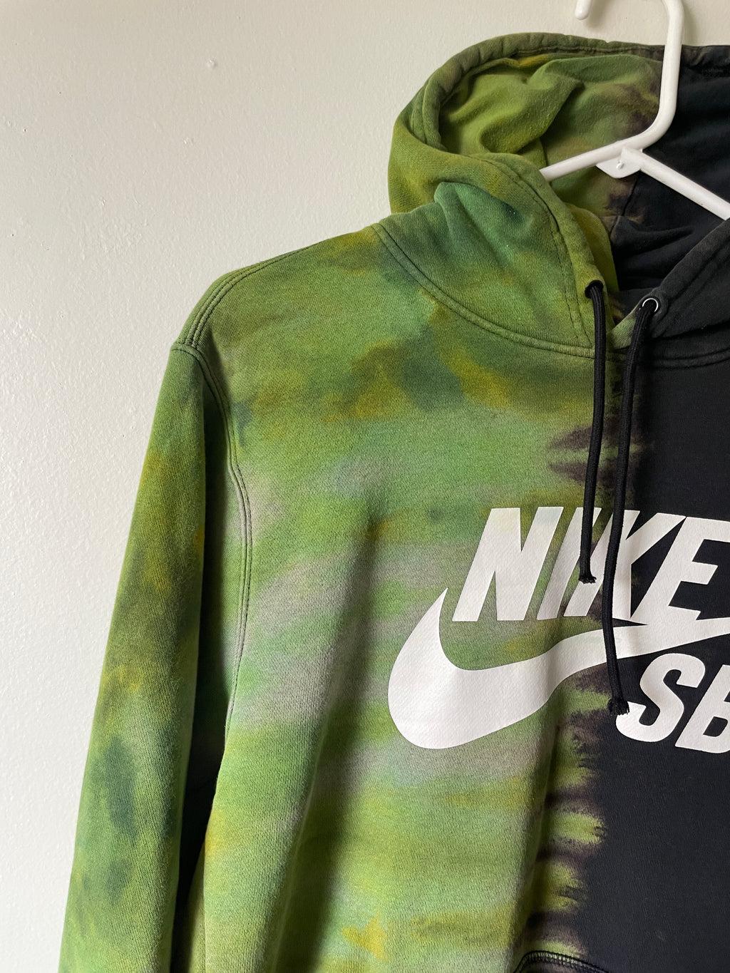 Large Men's Nike SB Reverse Tie Dye Hoodie | One-Of-a-Kind Upcycled Black and Green Half-and-Half Sweatshirt