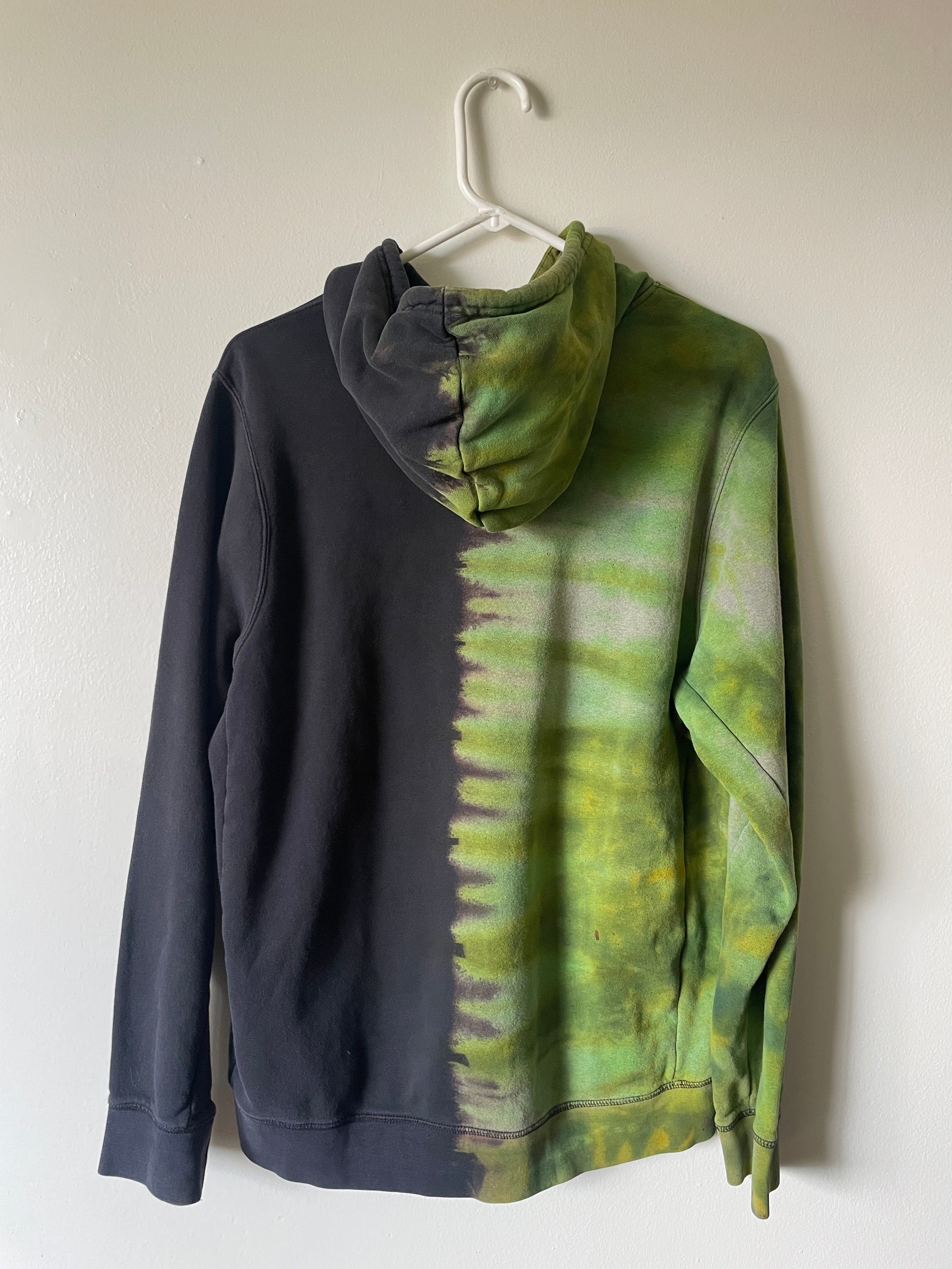 Large Men's Nike SB Reverse Tie Dye Hoodie | One-Of-a-Kind Upcycled Black and Green Half-and-Half Sweatshirt